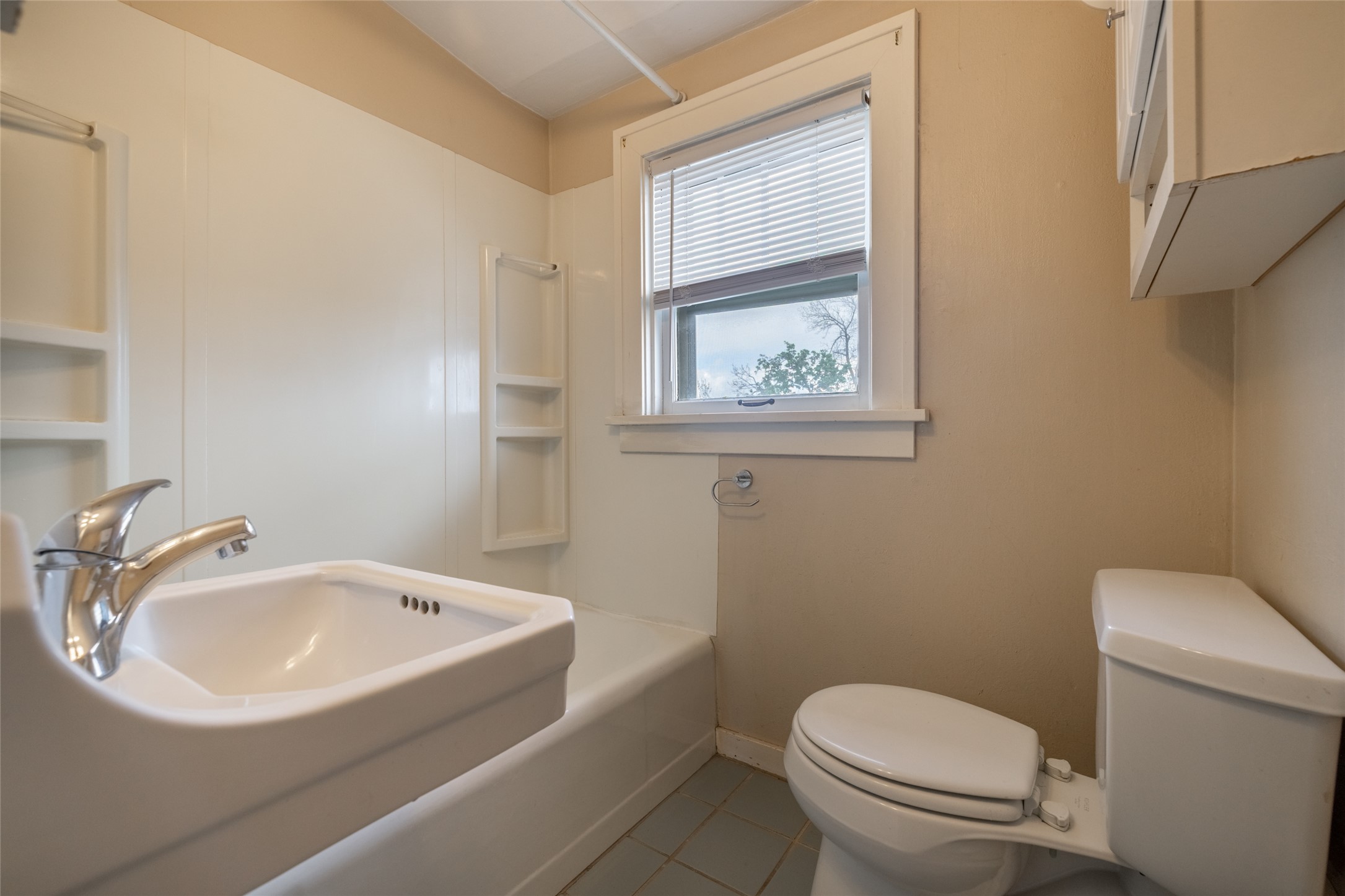 828 N Rodney Street Property Photo 33