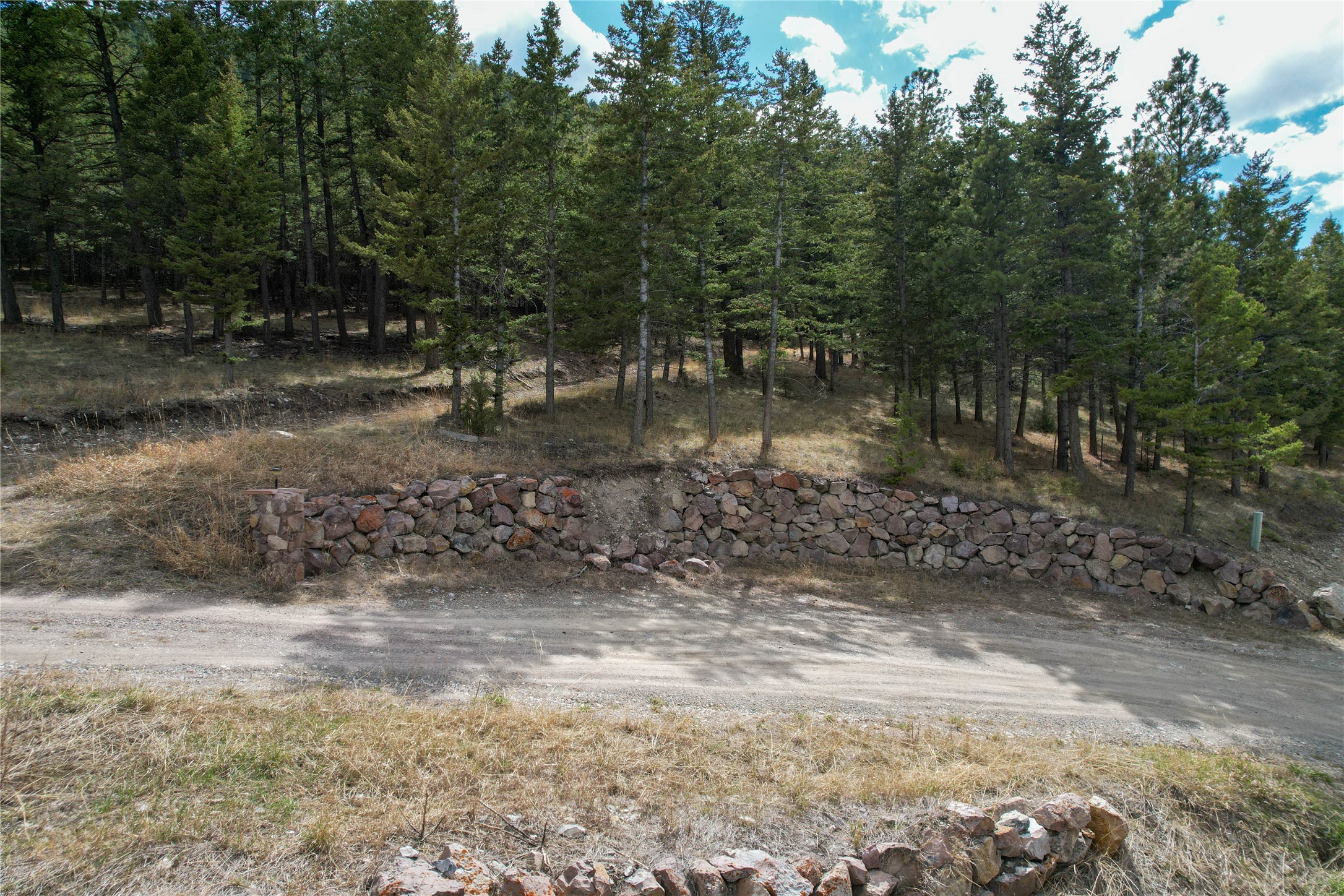 291 S Hills Road Property Photo 5