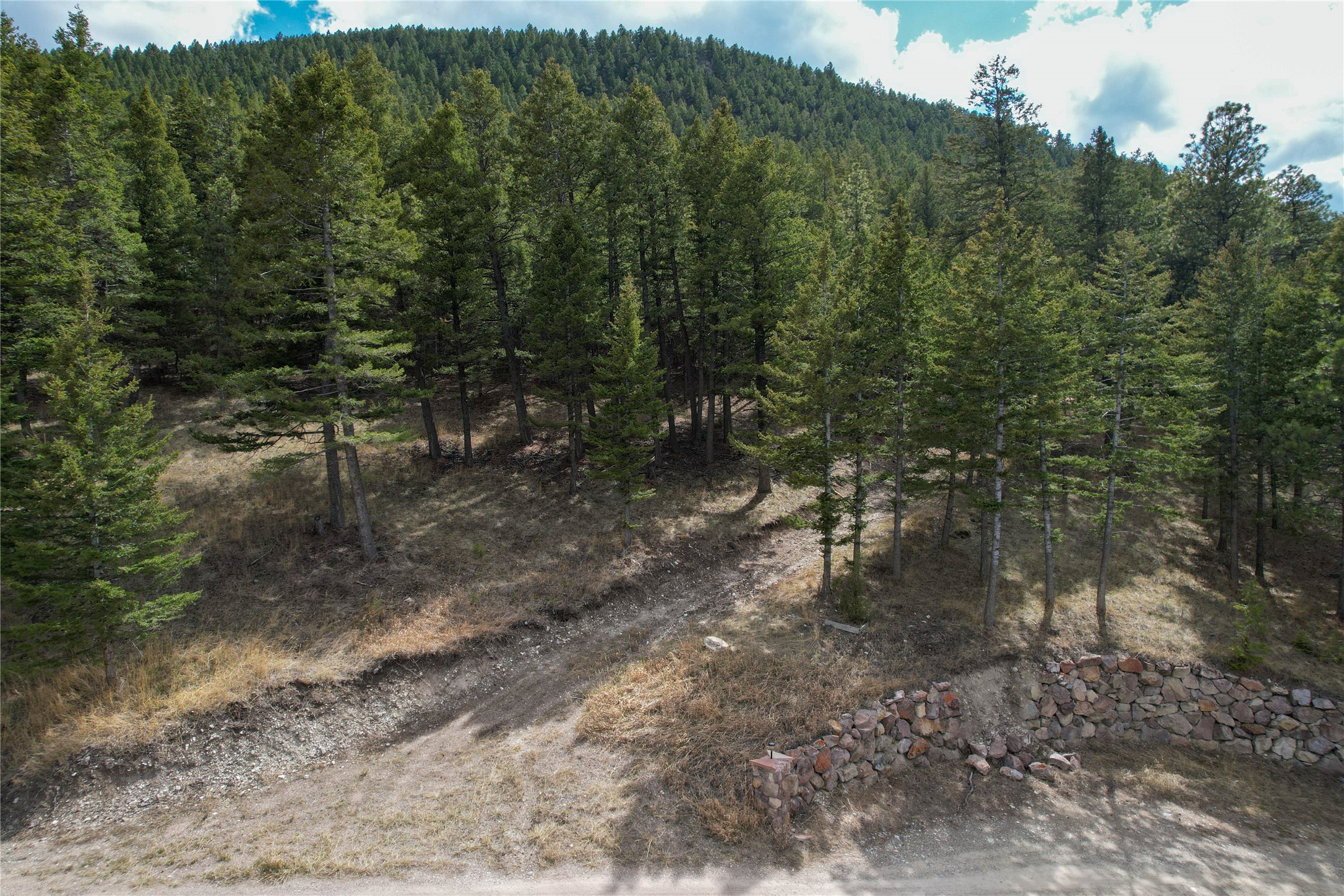 291 S Hills Road Property Photo 6