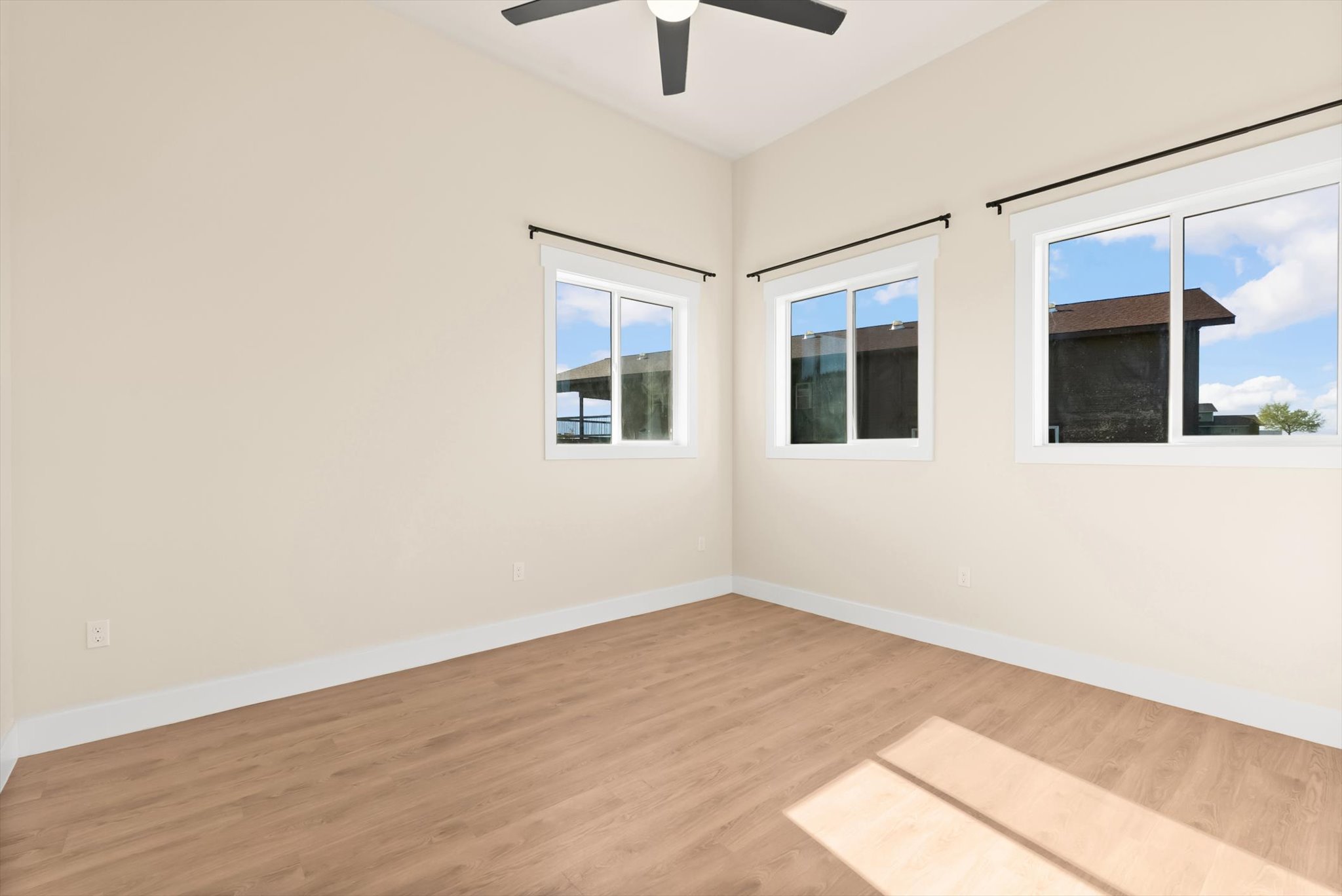 40994 Terrace Circle Property Photo 12