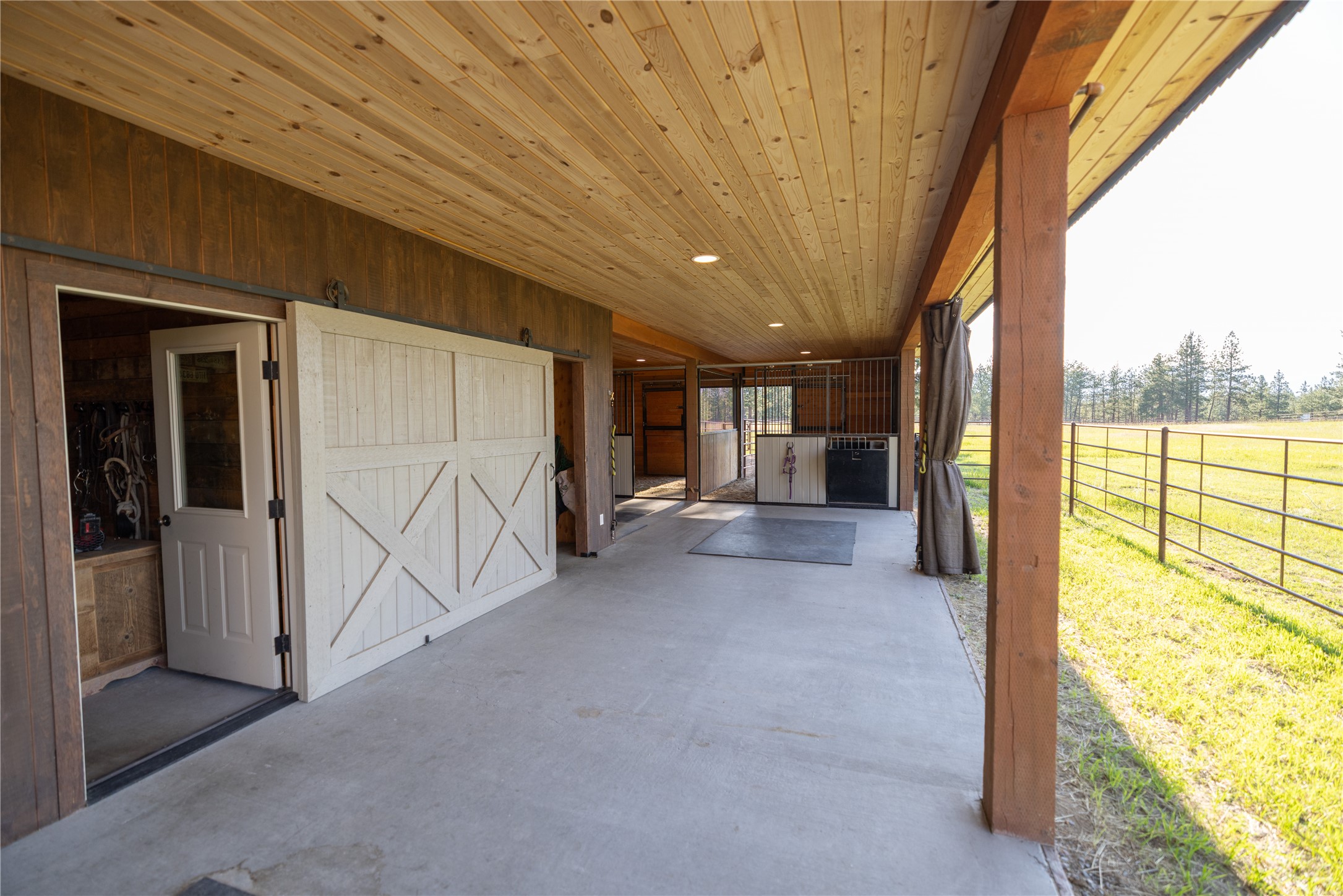 401 Boulder Lane Property Photo 45