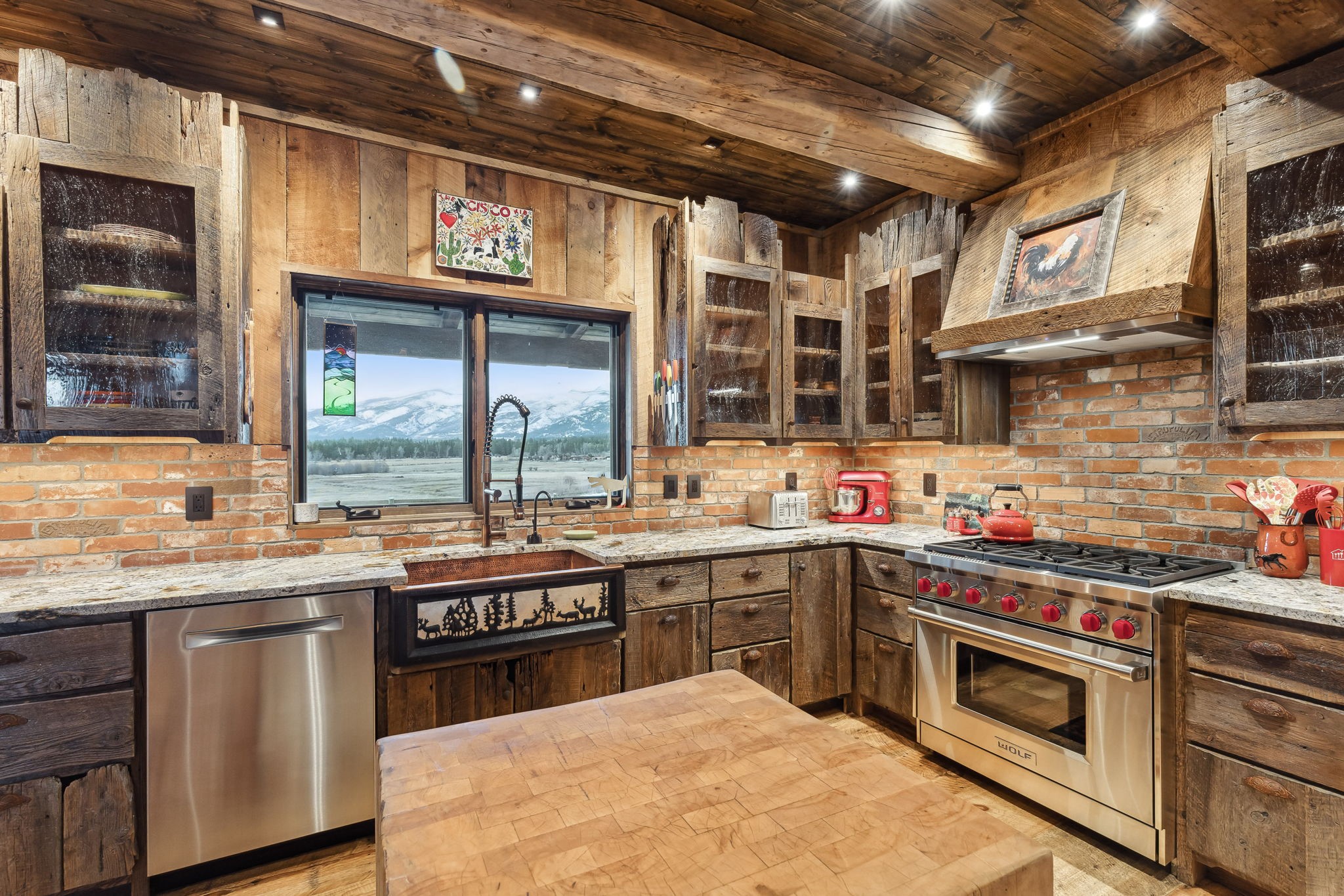 250 Crested Butte Way Property Photo 3