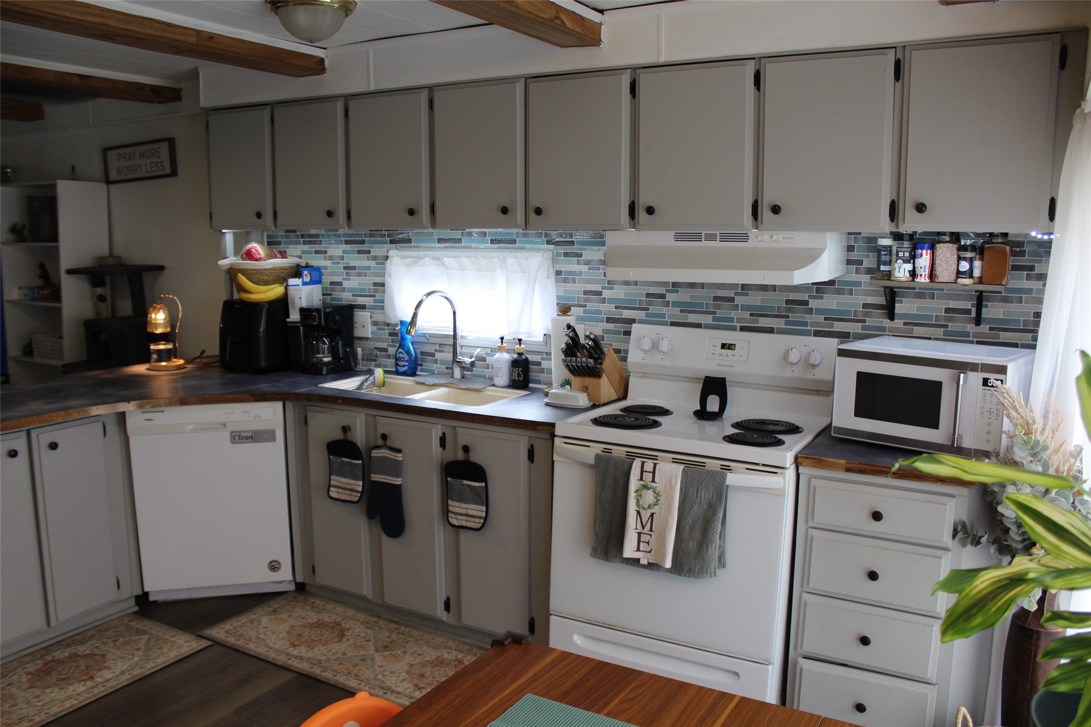 1045 Conrad Drive 82 Property Photo 2