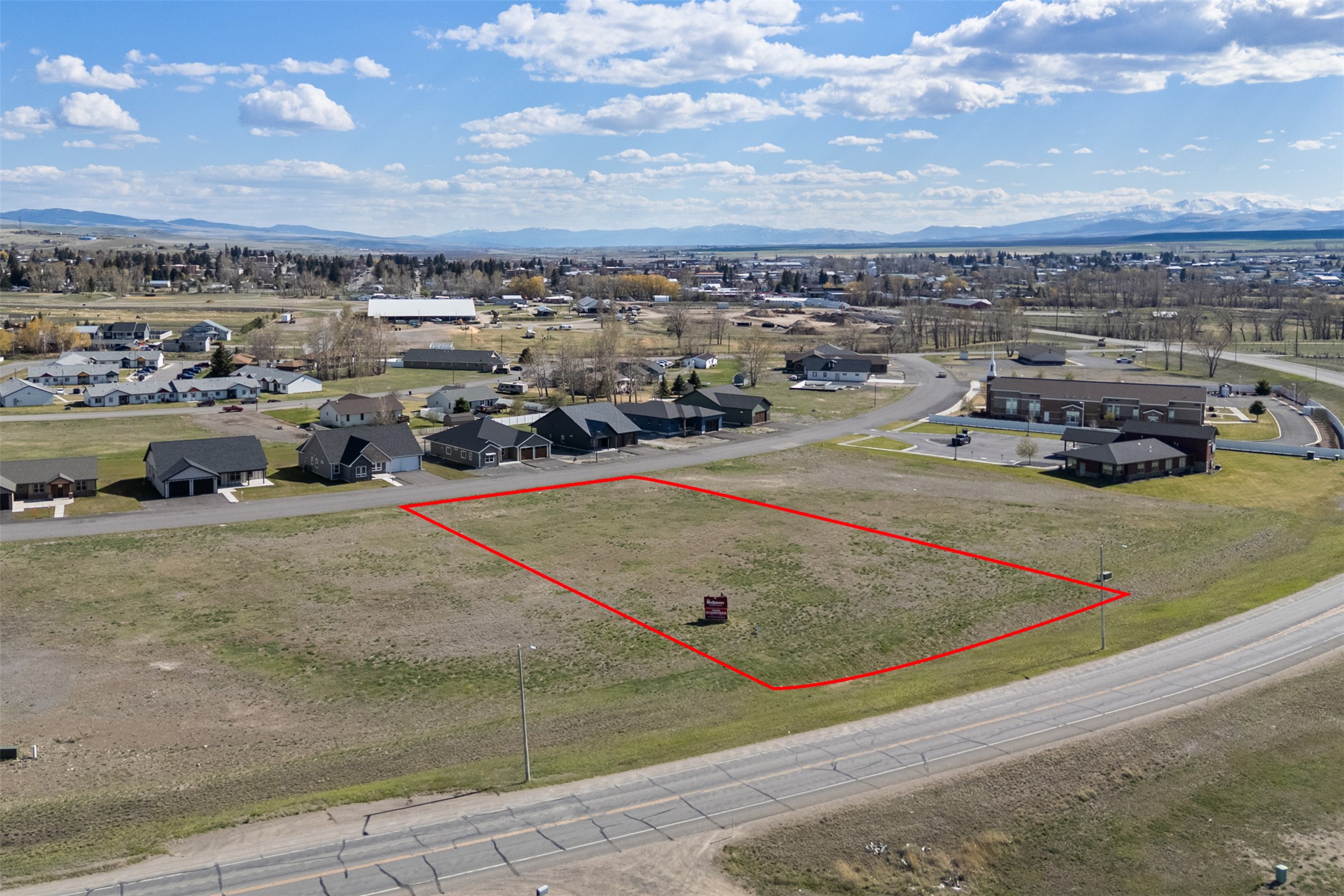 975 Sagebrush Lane Property Photo 2