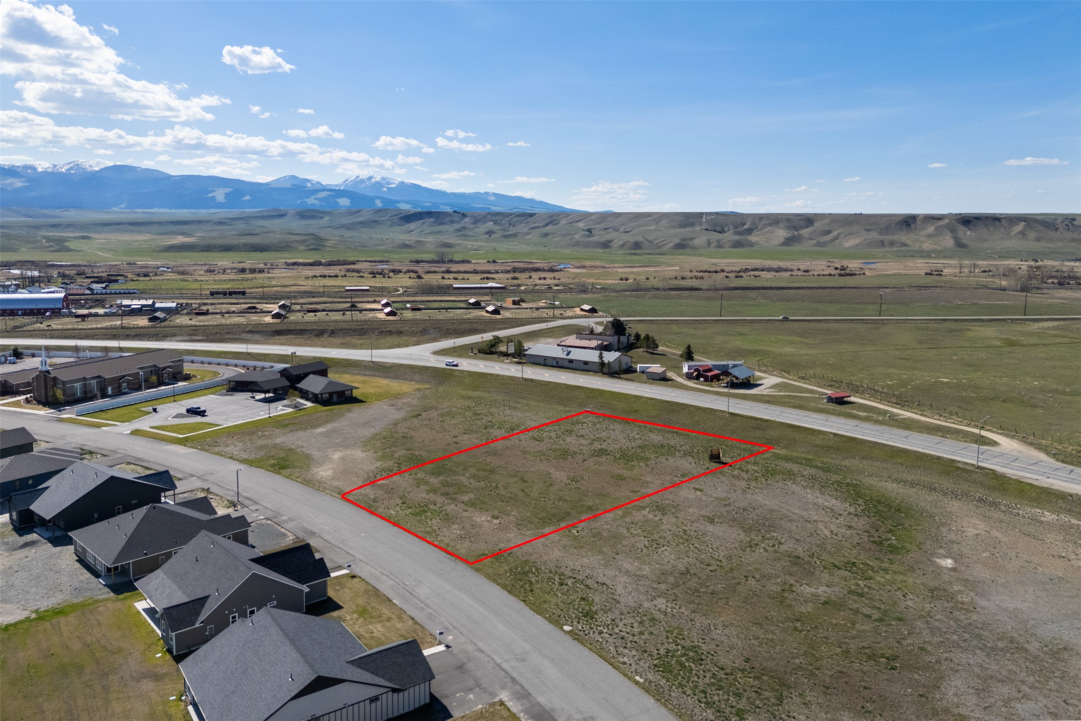975 Sagebrush Lane Property Photo 3