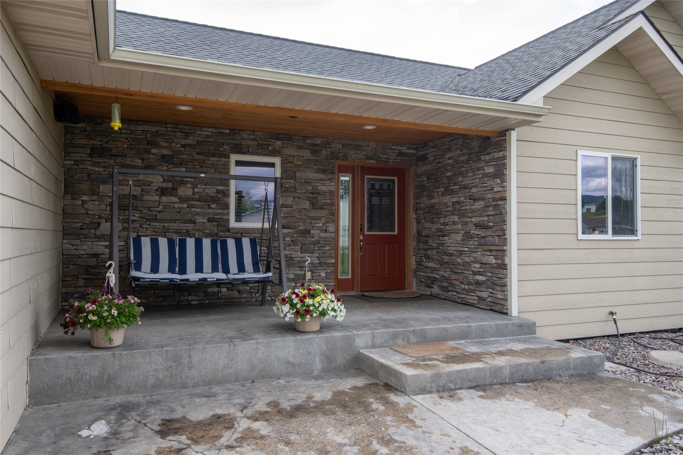 1582 Douglas Drive Property Photo 4