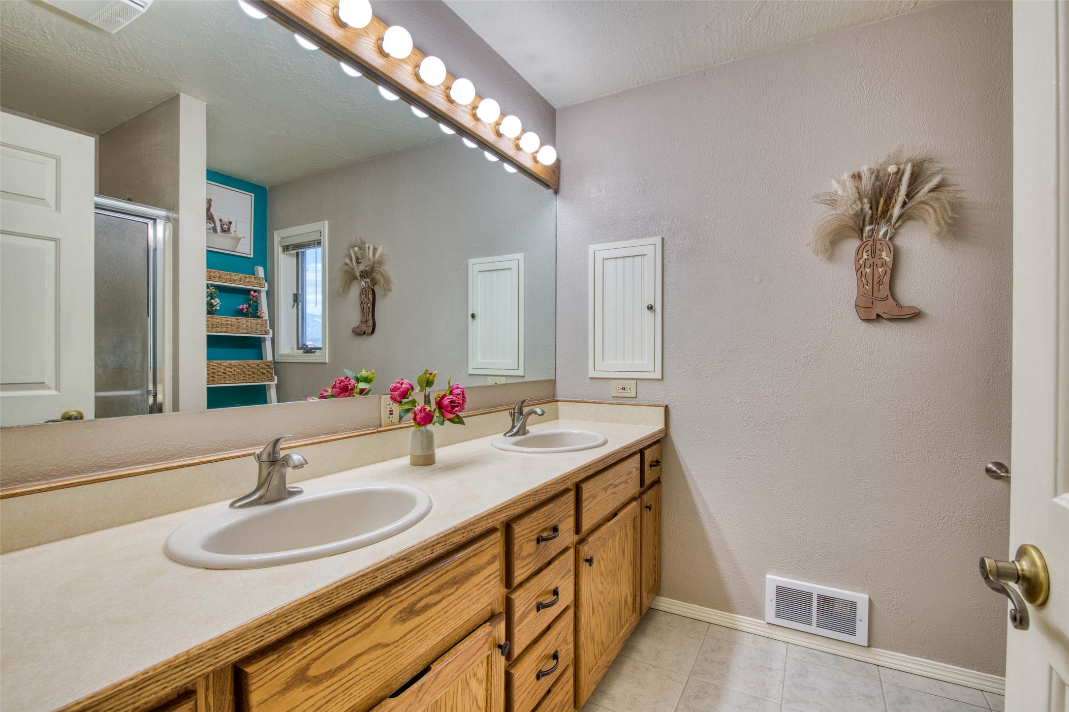 675 Warbler Lane Property Photo 30