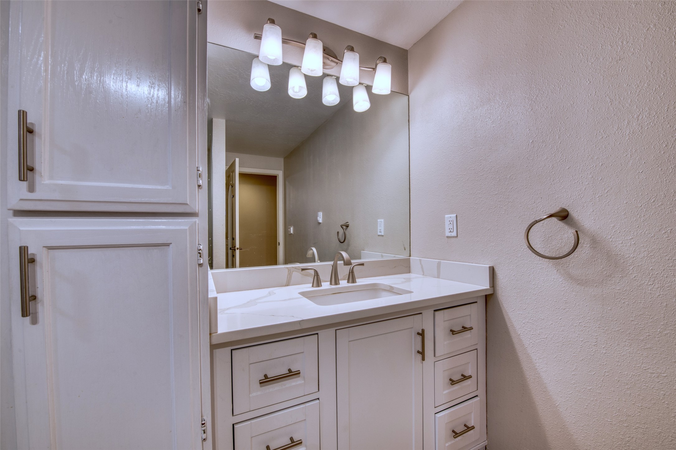 675 Warbler Lane Property Photo 49