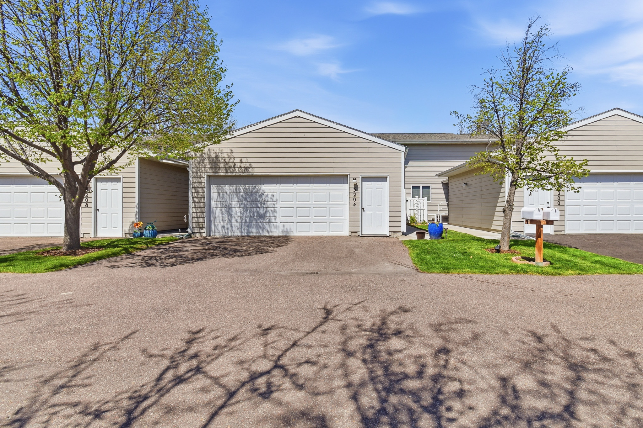 3204 Meadowood Lane 2d Property Photo 4