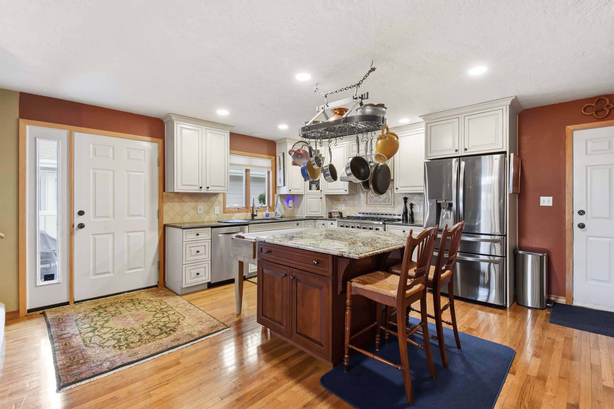 3204 Meadowood Lane 2d Property Photo 8