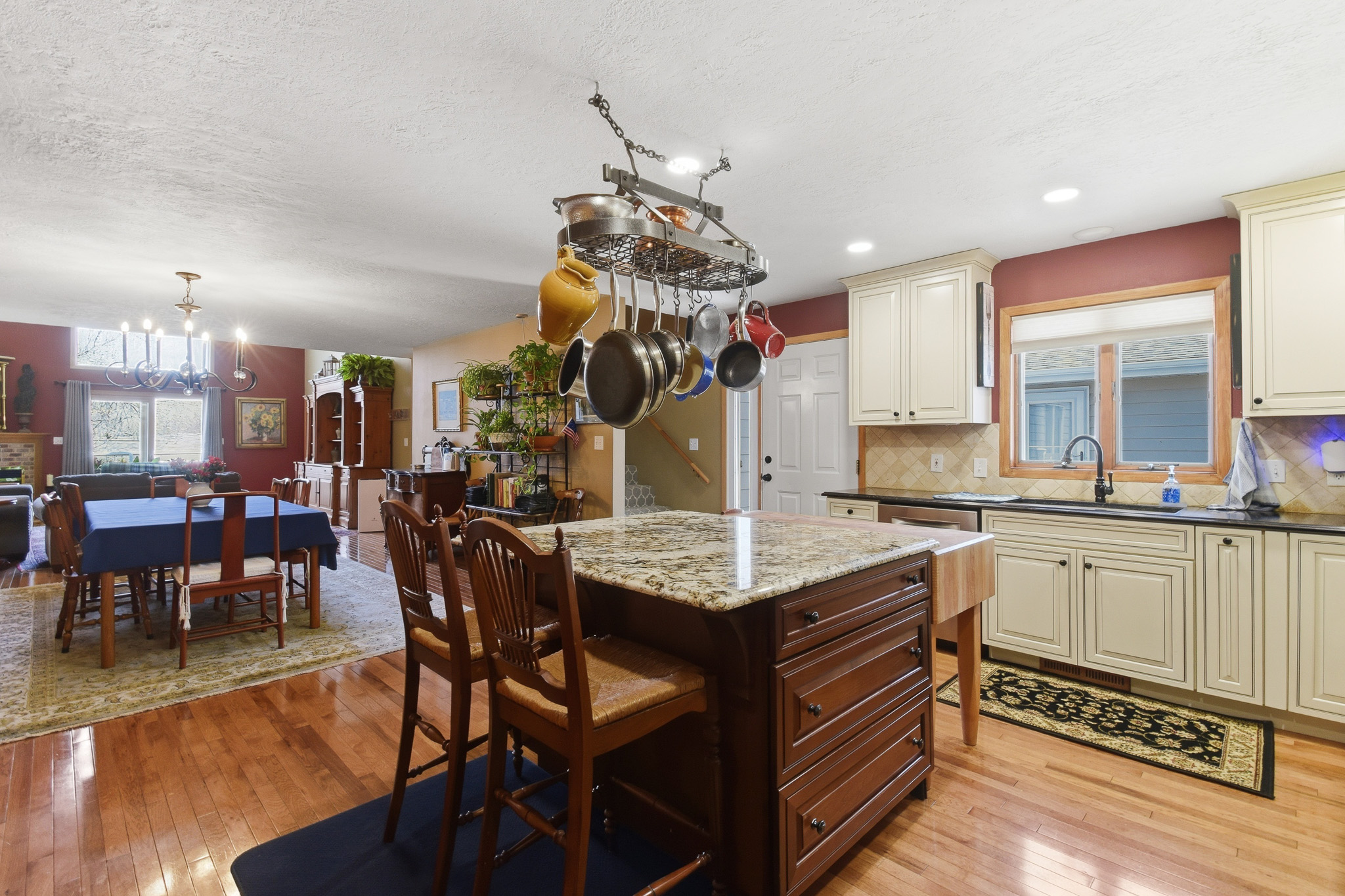 3204 Meadowood Lane 2d Property Photo 14