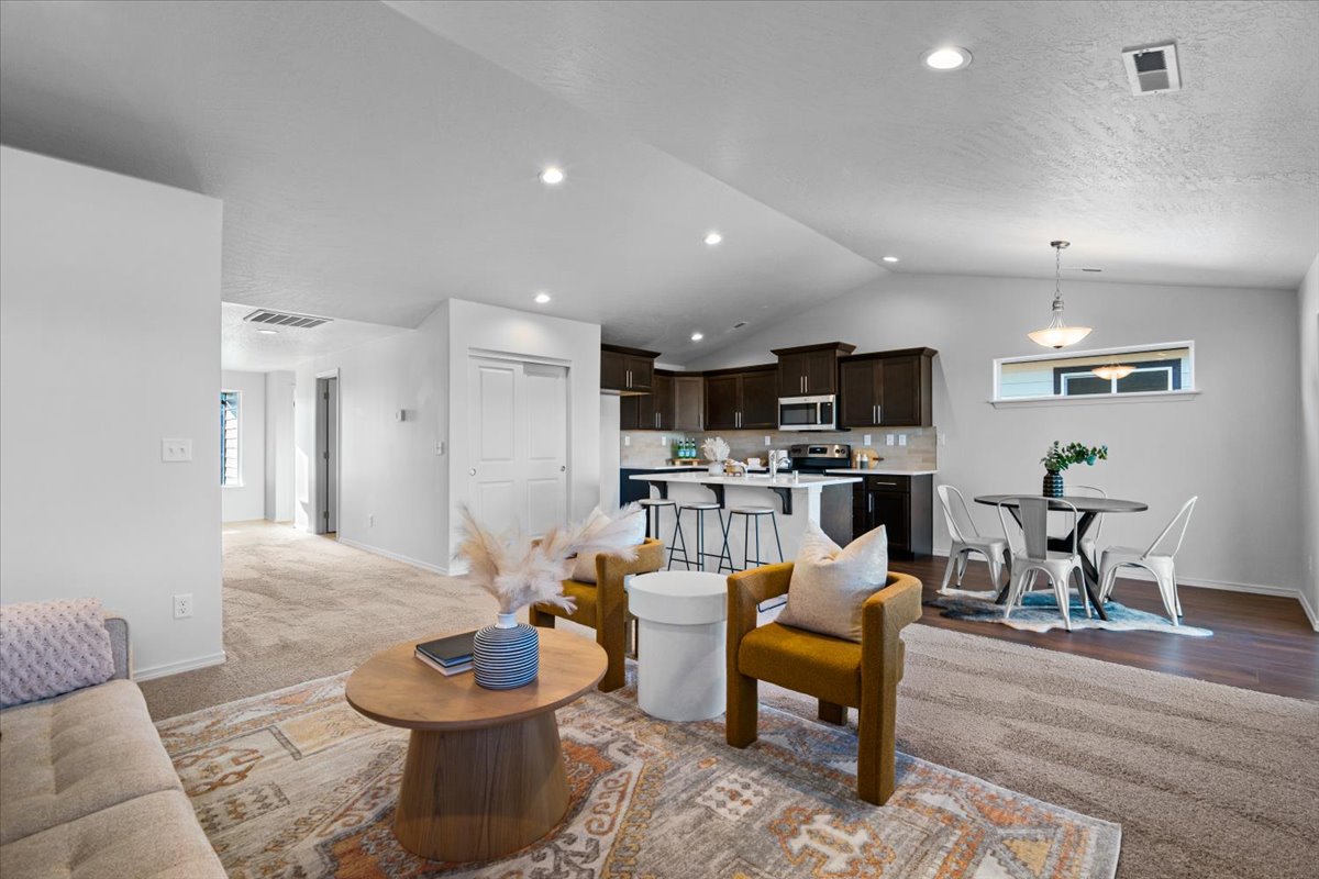 10319 Conterra Drive Property Photo 4