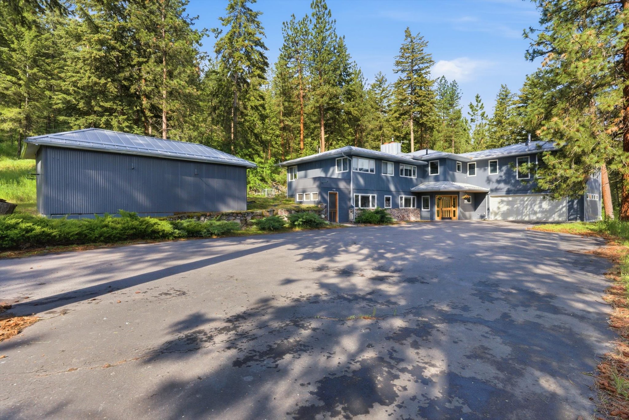 12505 Flora Drive Property Photo 3