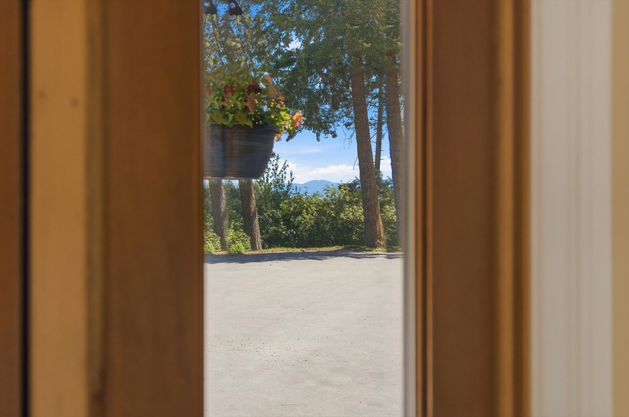 12505 Flora Drive Property Photo 5
