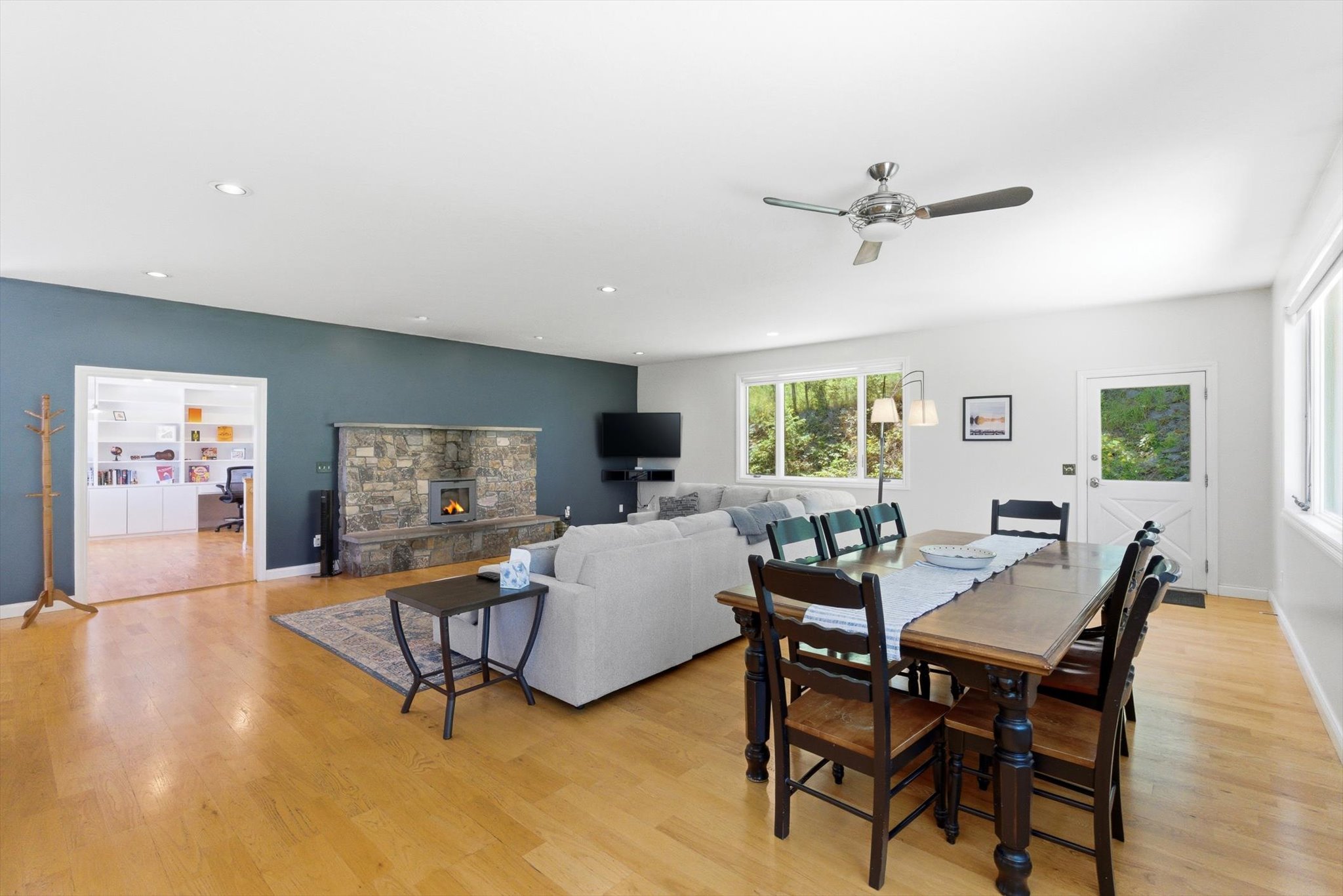12505 Flora Drive Property Photo 7