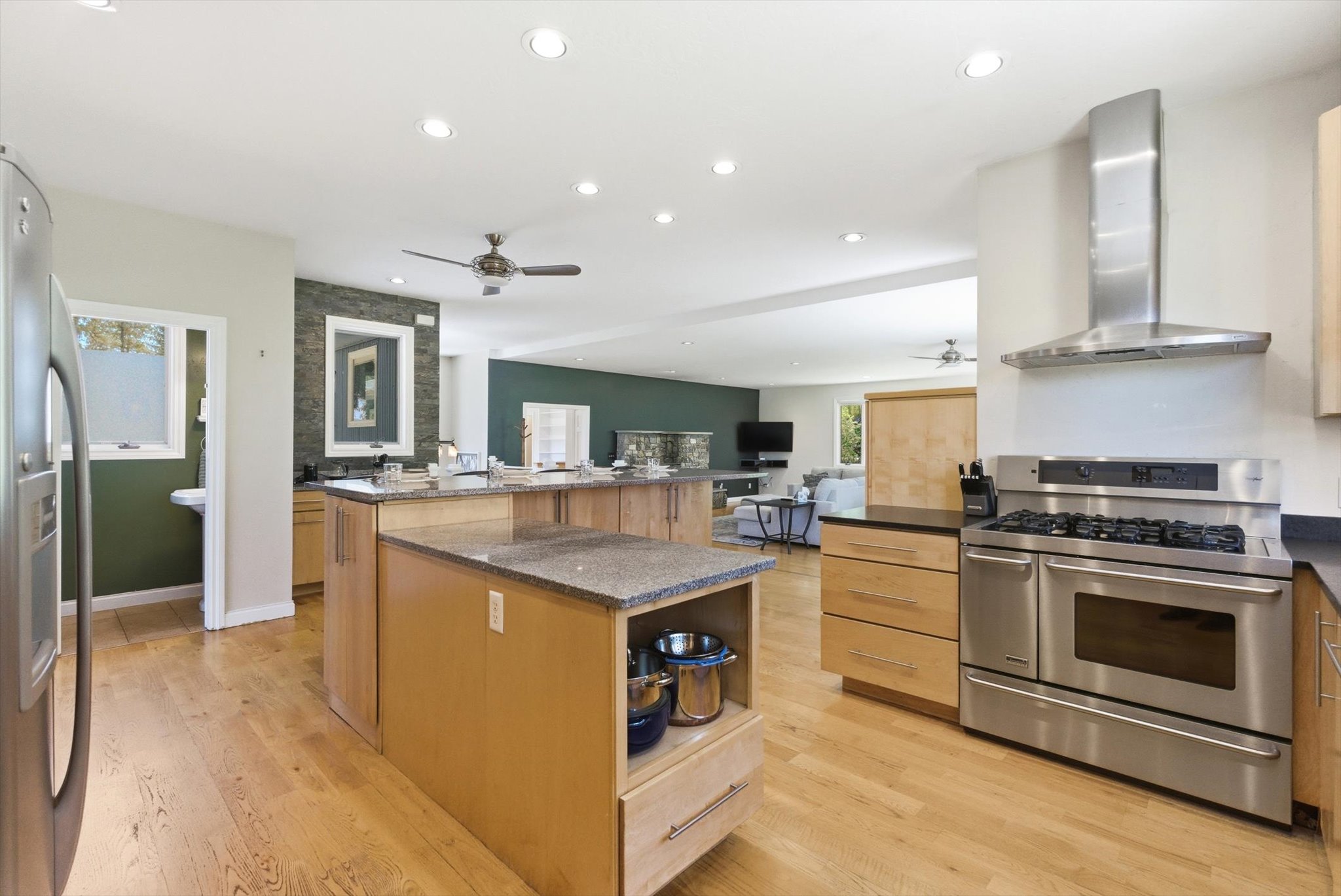 12505 Flora Drive Property Photo 14