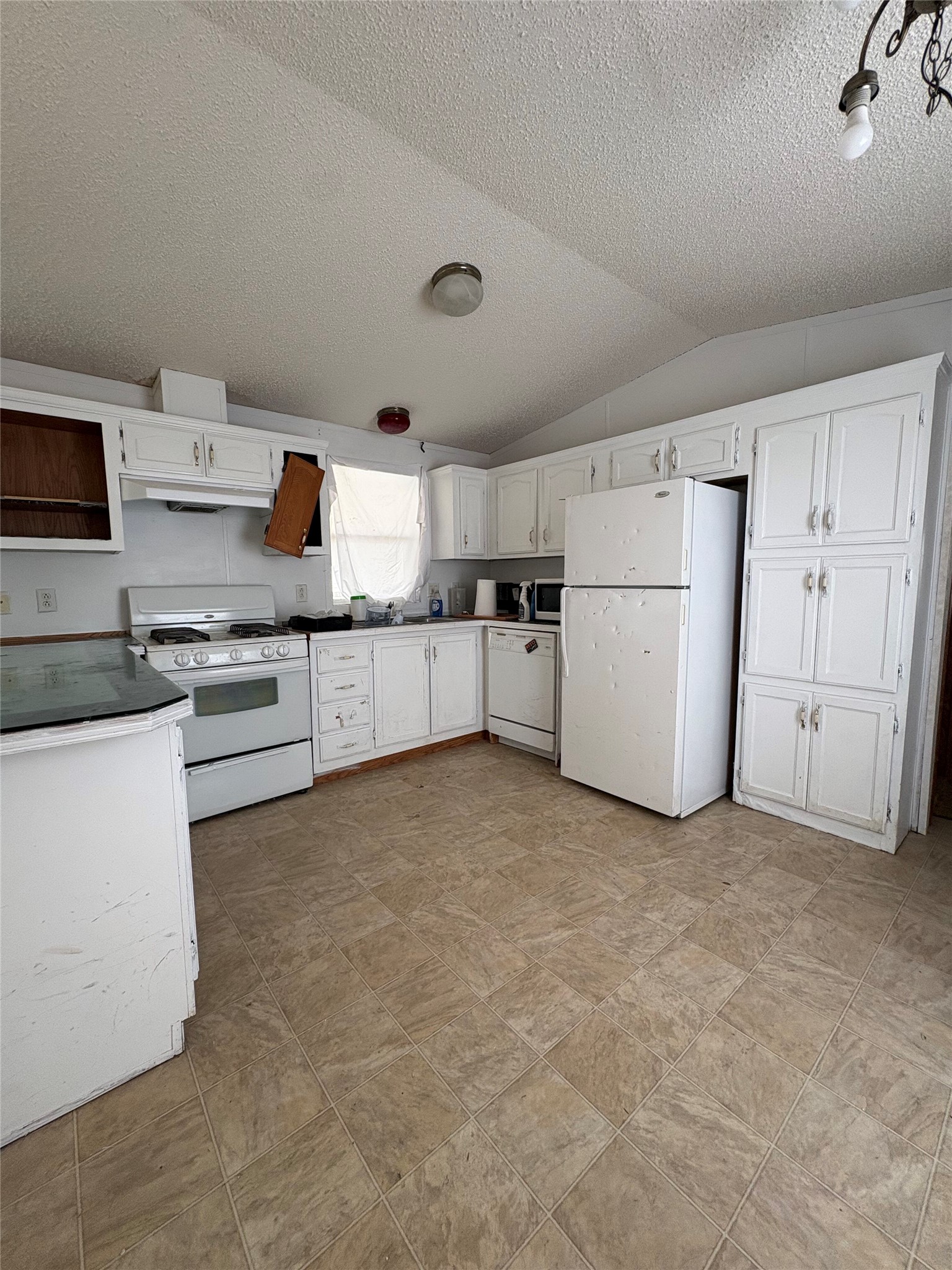 4178 Highwood Drive Property Photo 5