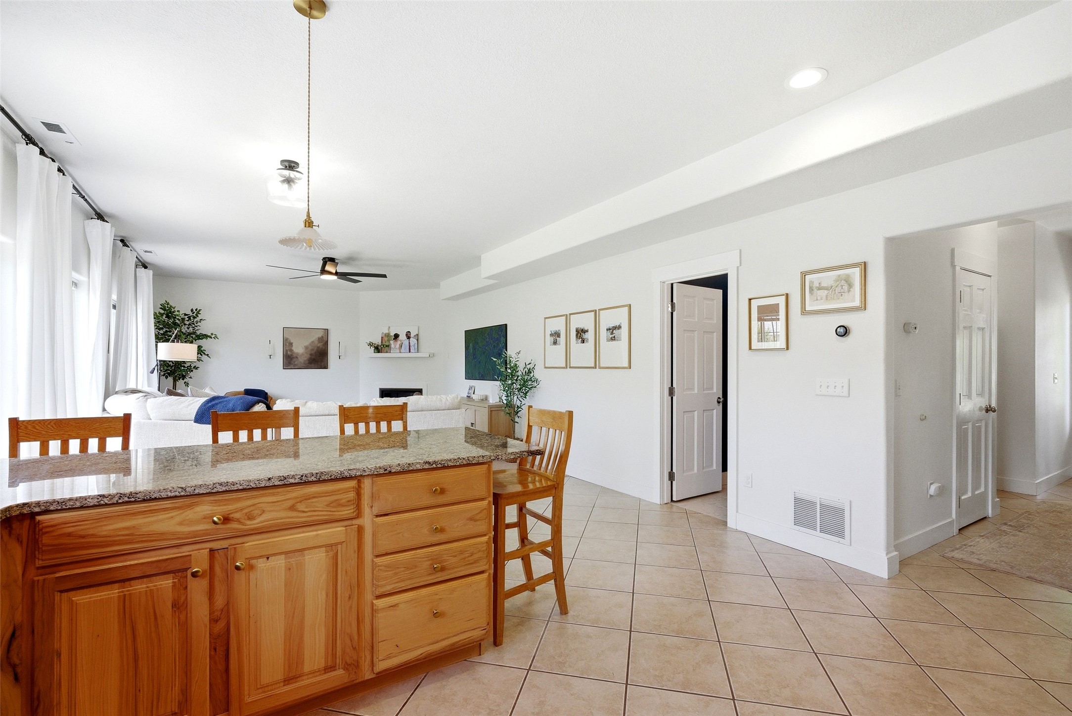 6012 Hobson Lane Property Photo 5