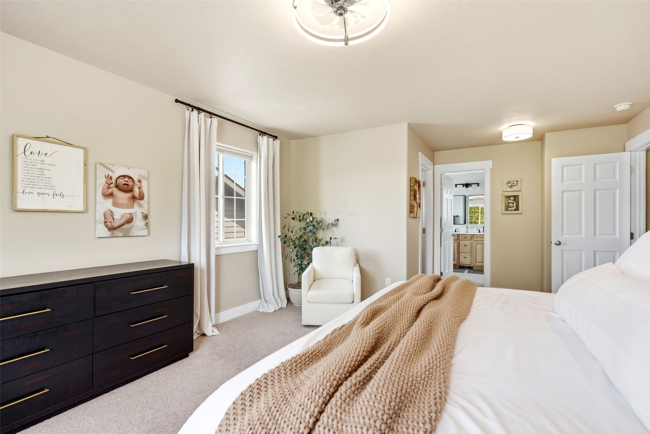 6012 Hobson Lane Property Photo 13