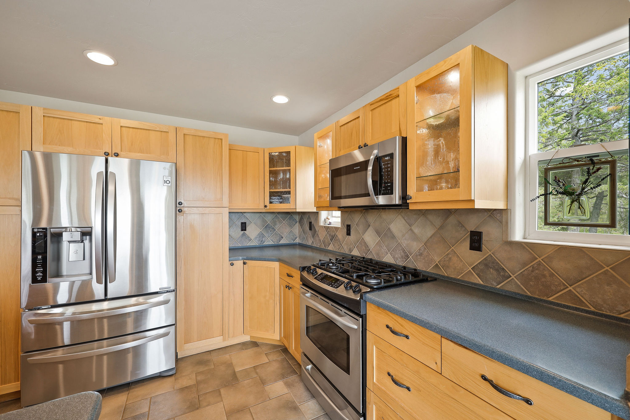 416 & 420 S Eighty Drive Property Photo 16