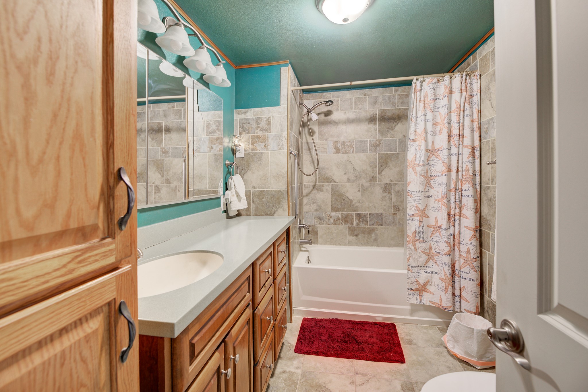 4583 Victoria Drive Property Photo 19