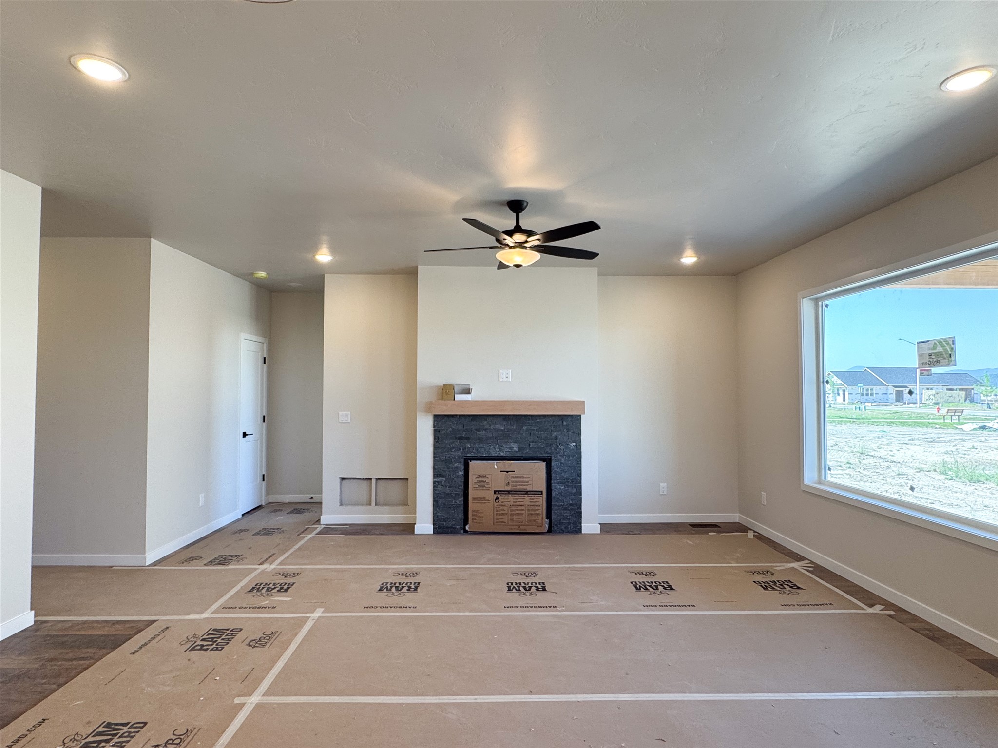 820 Rivet Way Property Photo 7