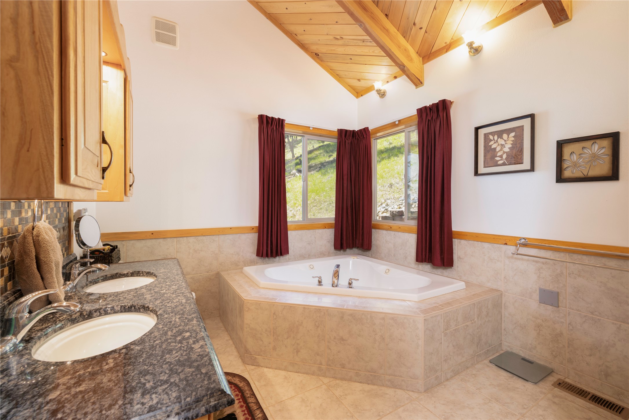 247 Deer Path Lane Property Photo 17