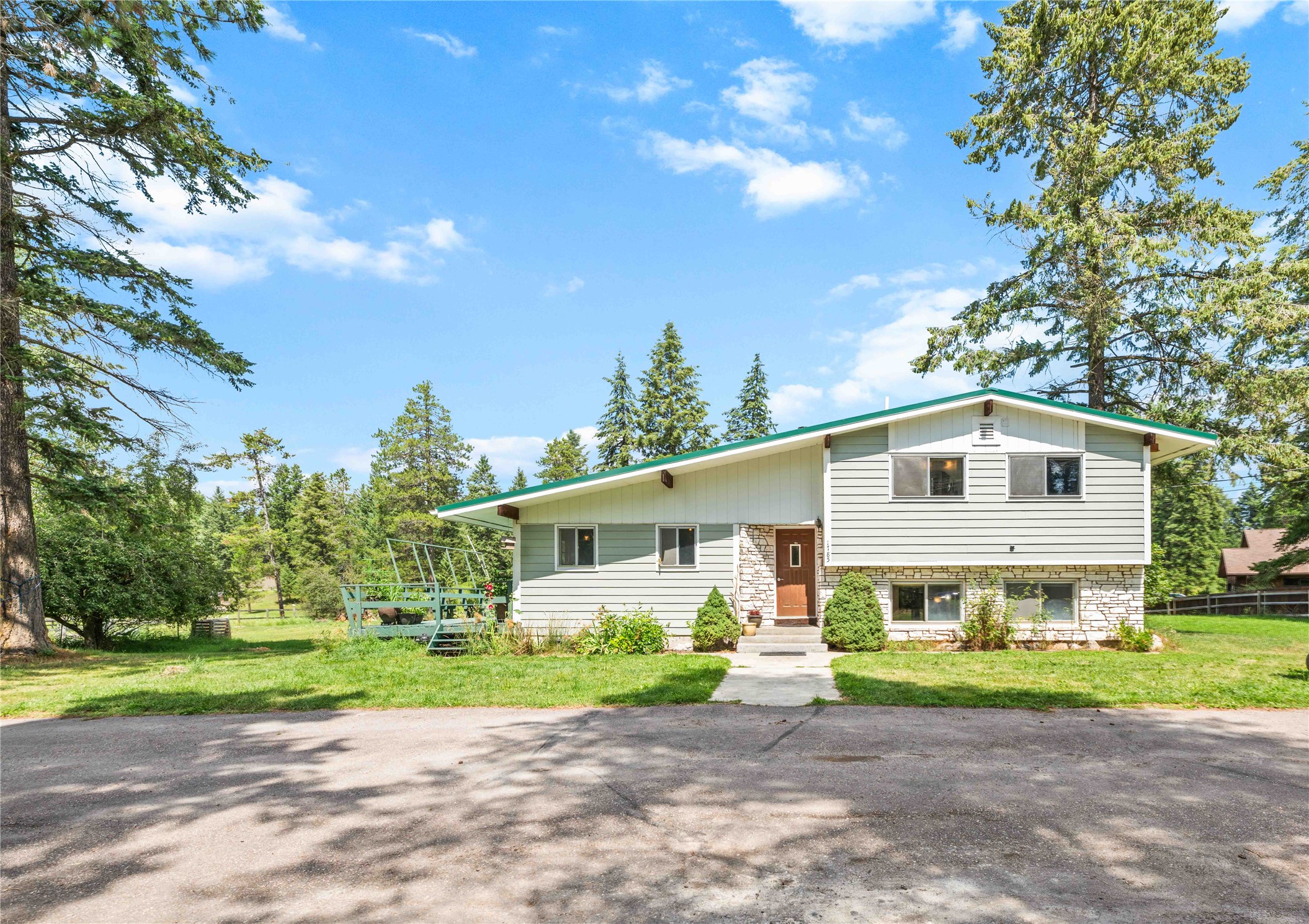 1785 Hodgson Road Property Photo 1