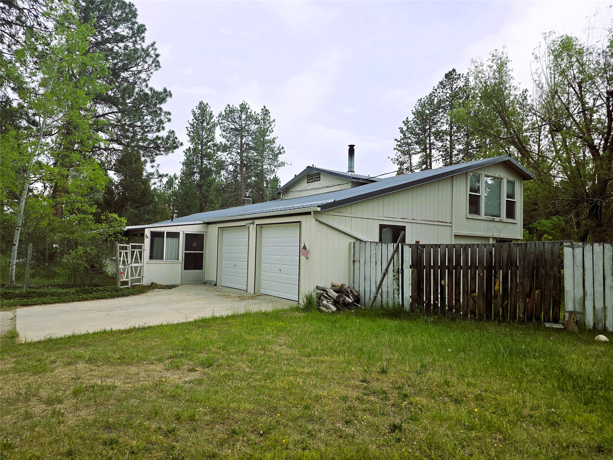 2037 Middle Bear Creek Road Property Photo 5