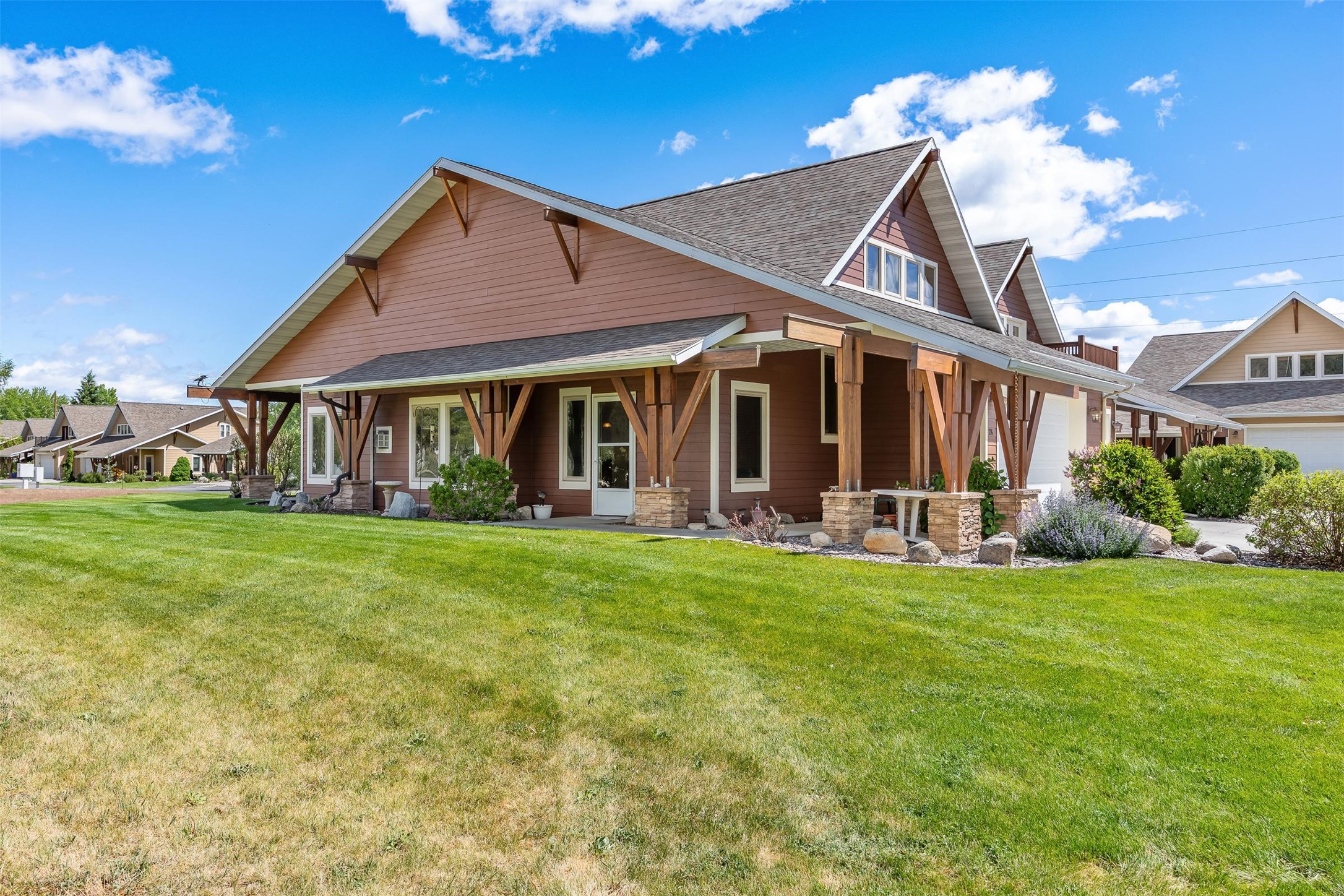 24 Lone Pine Trail Property Photo 1