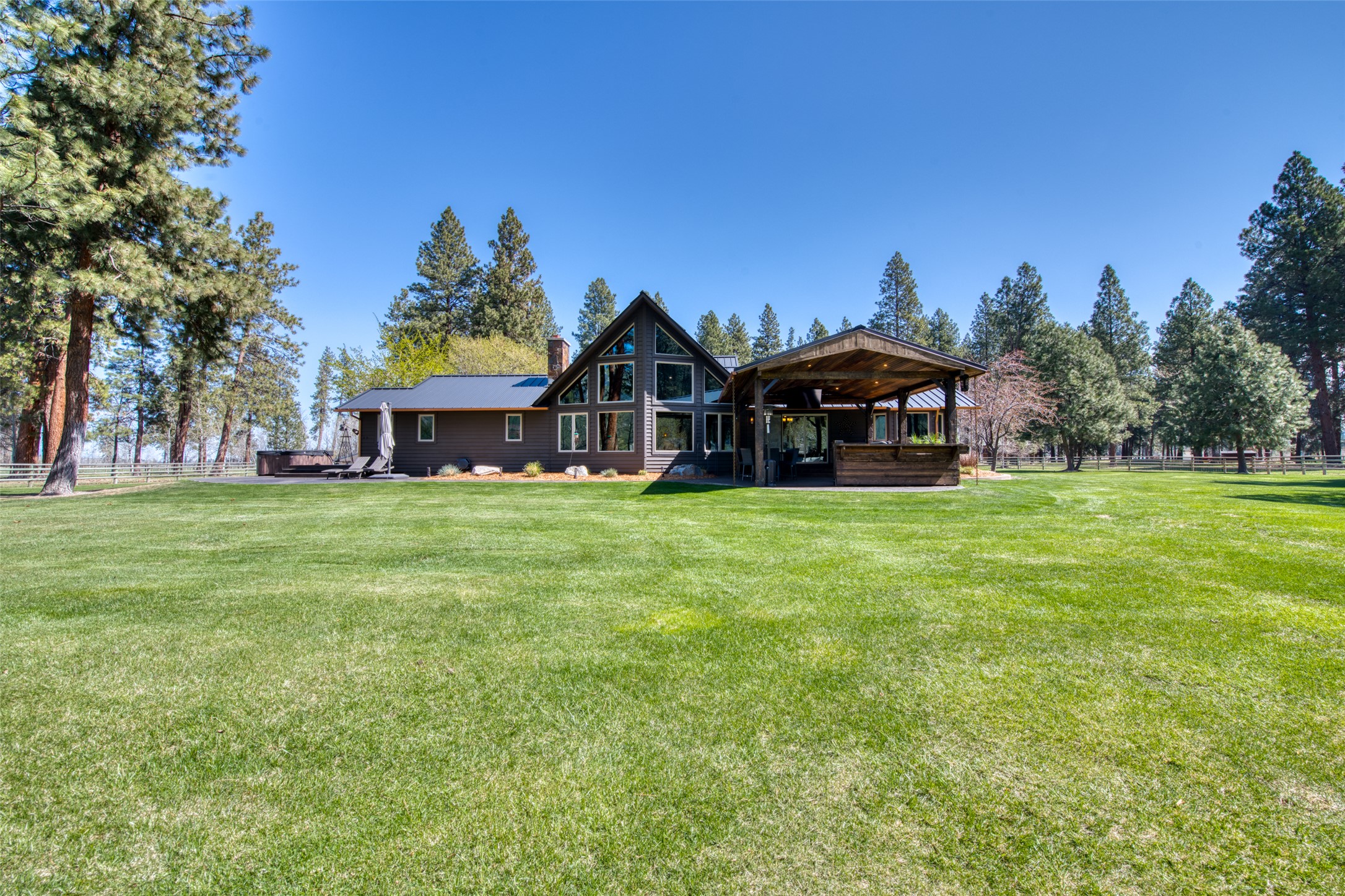 229 Camas Creek Loop Property Photo 1
