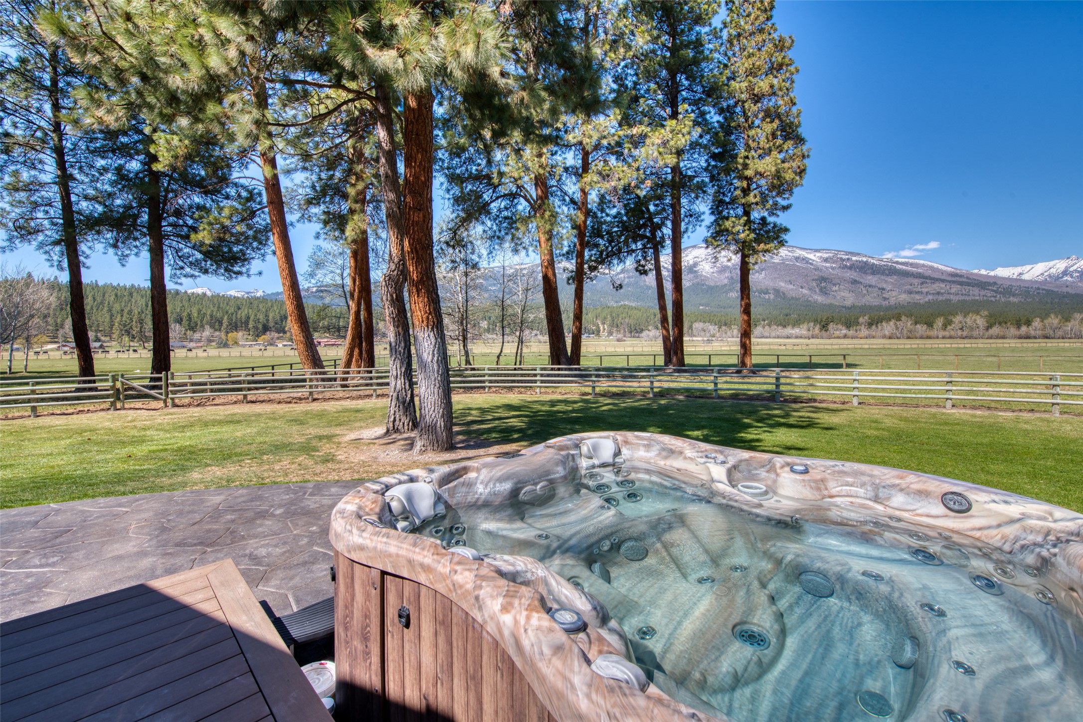 229 Camas Creek Loop Property Photo 6