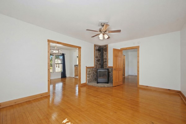 210 E 4th Avenue Property Photo 6