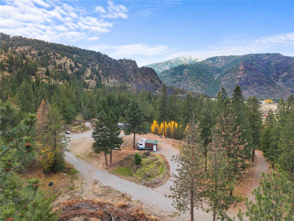 8596 Mt Highway 200 Property Photo 6