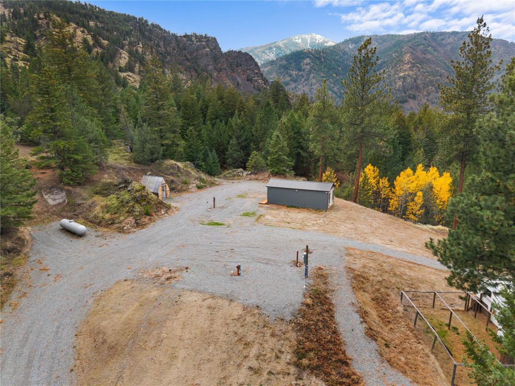 8596 Mt Highway 200 Property Photo 7