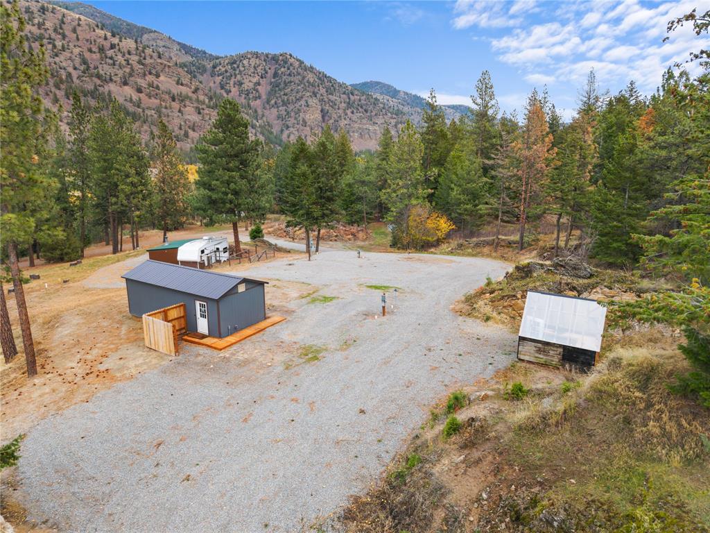 8596 Mt Highway 200 Property Photo 8