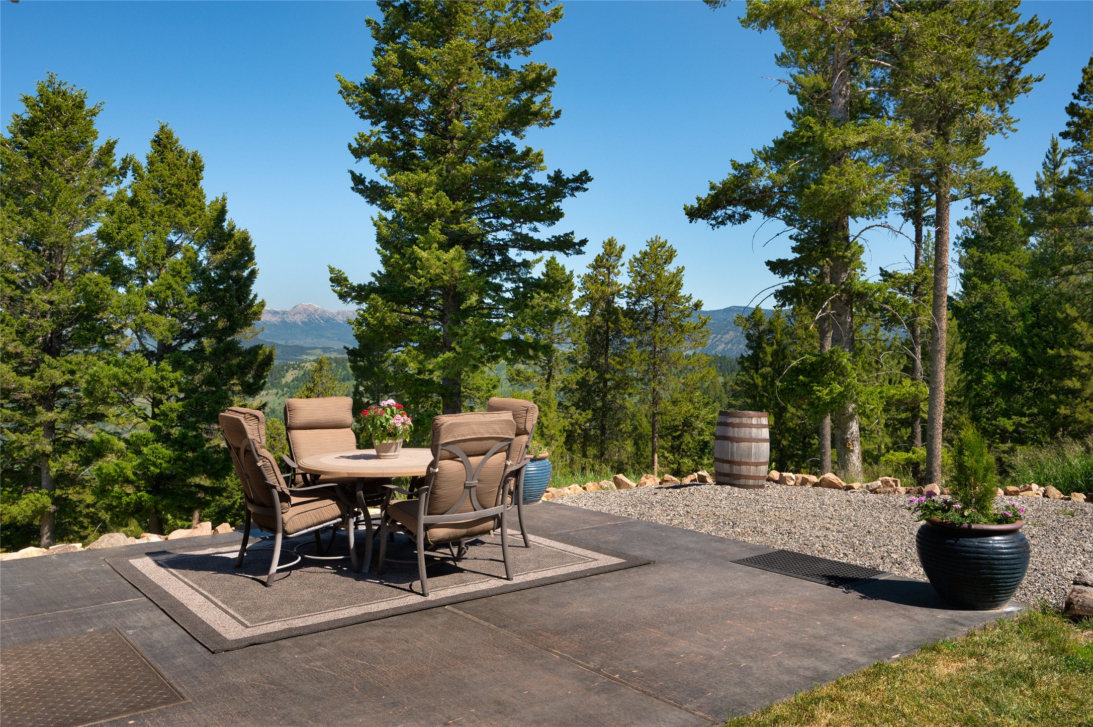 185 Peak Road Property Photo 6