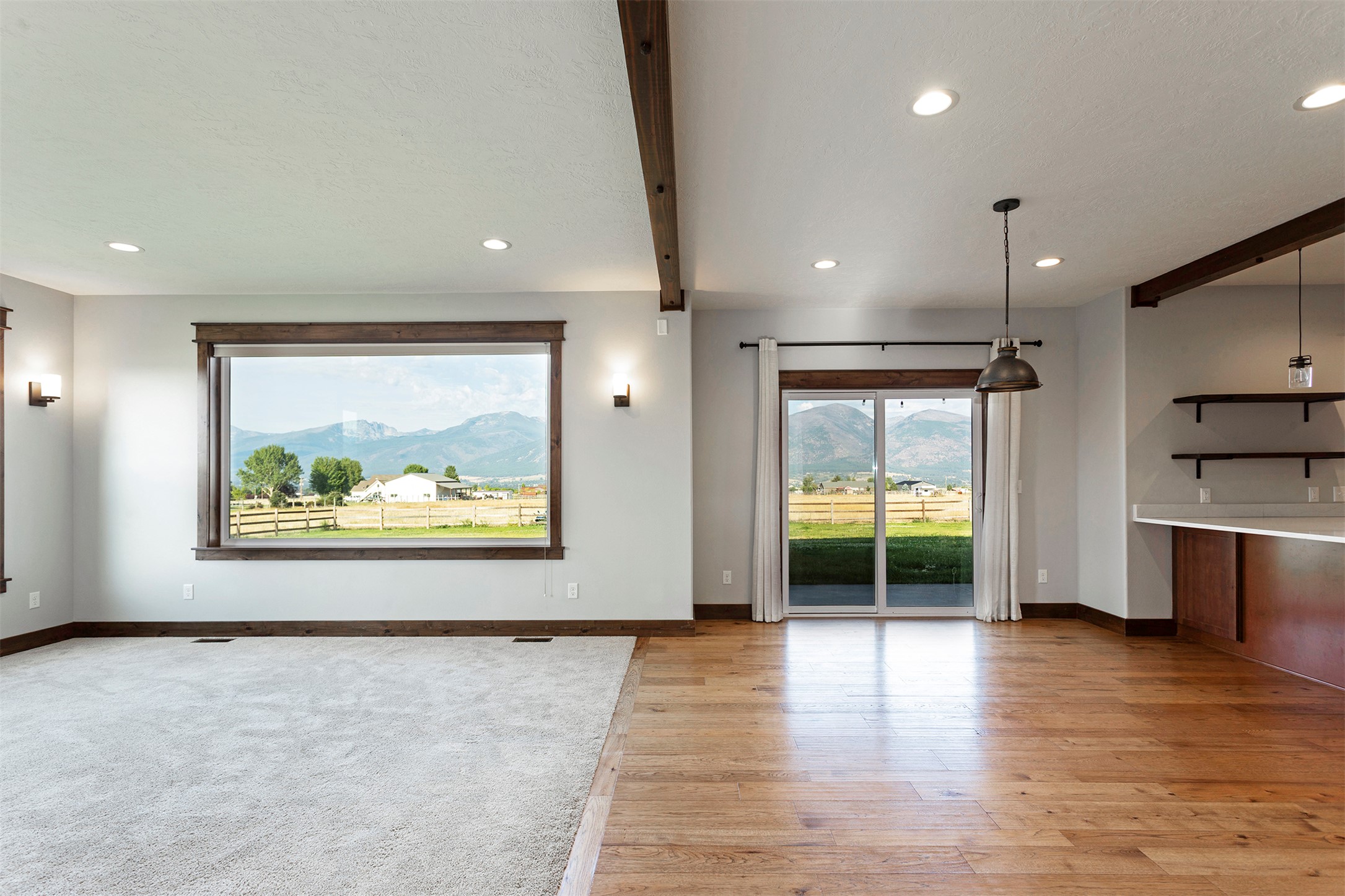 5655 Longview Drive Property Photo 7