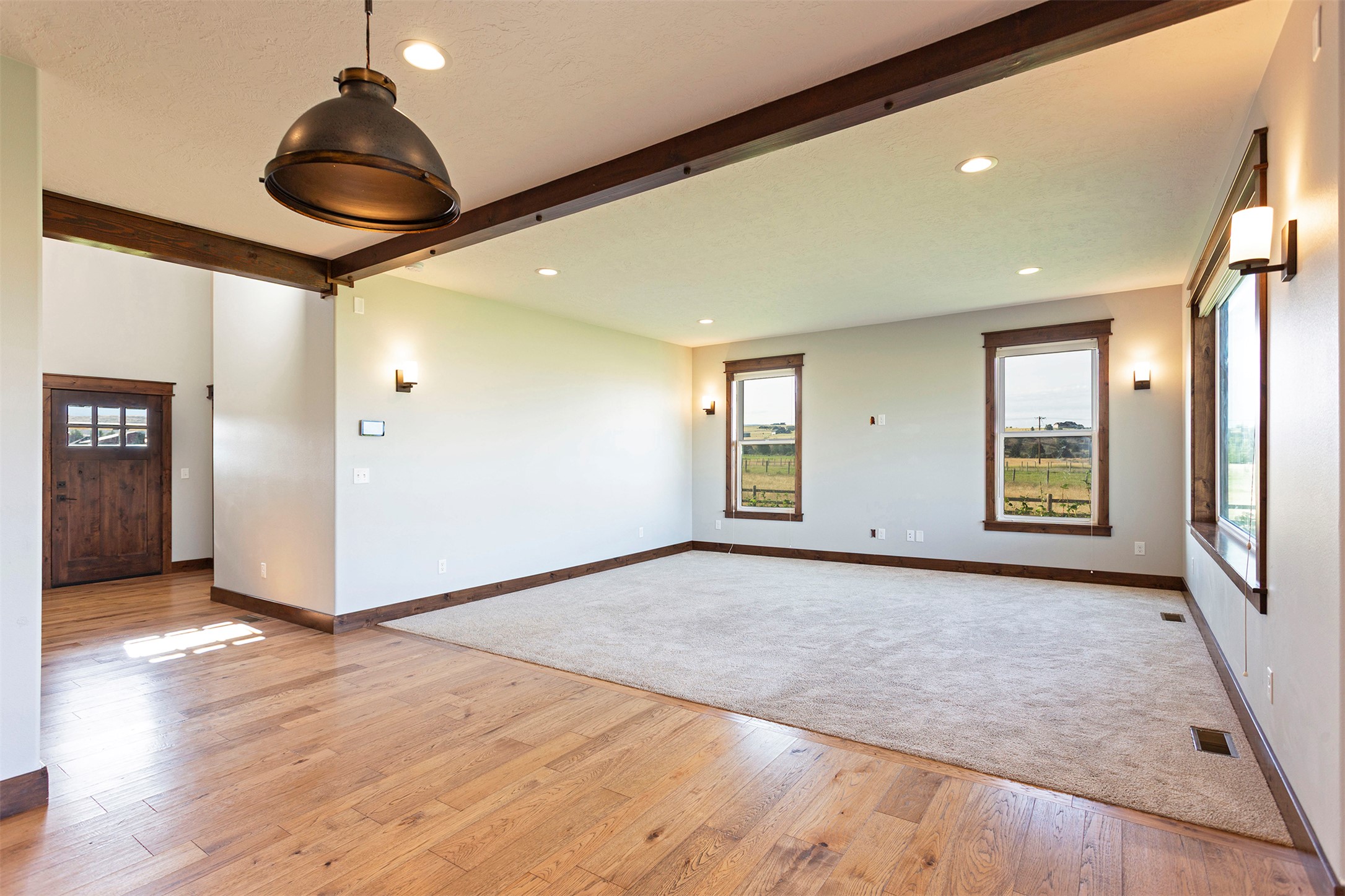 5655 Longview Drive Property Photo 12
