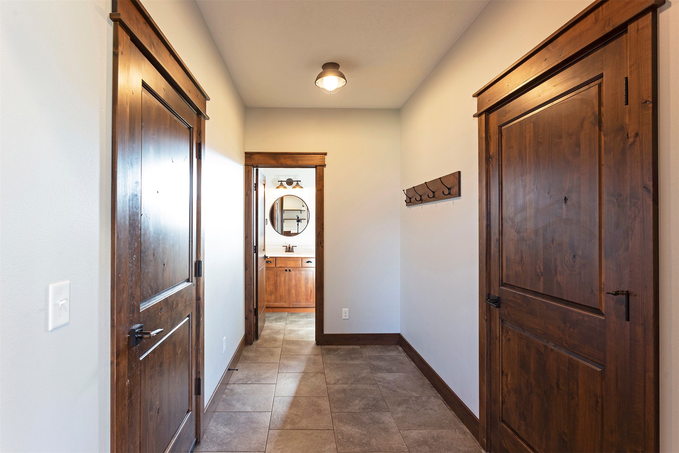 5655 Longview Drive Property Photo 17