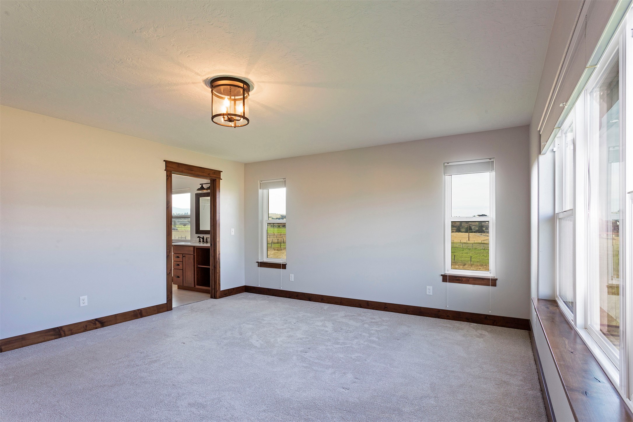 5655 Longview Drive Property Photo 23