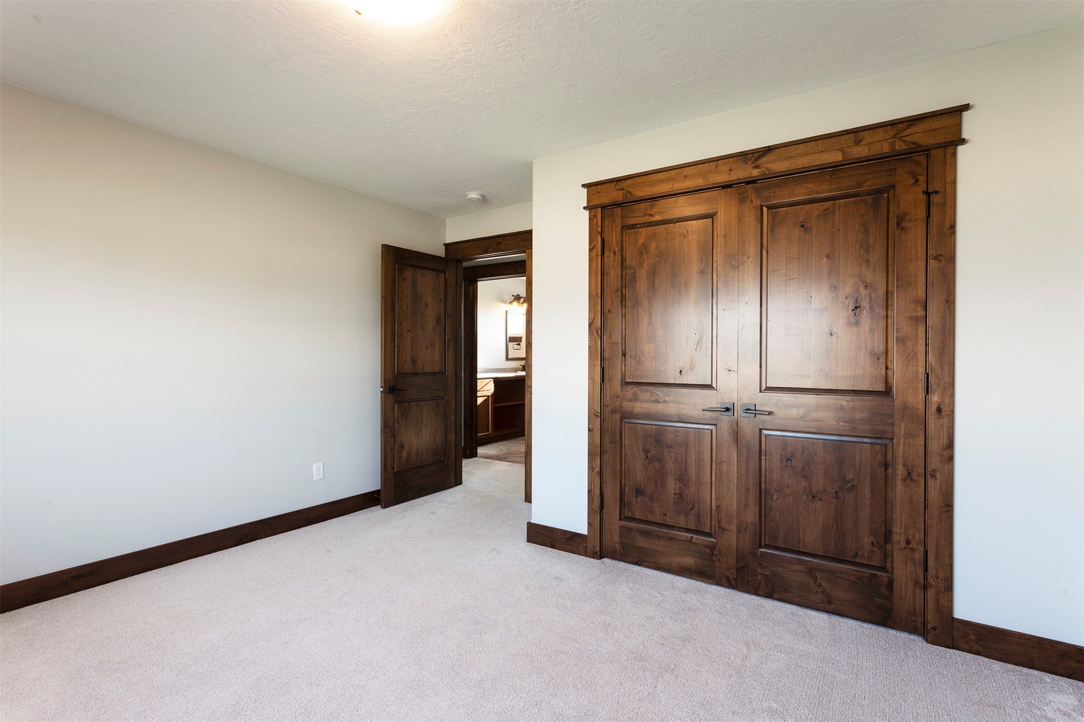 5655 Longview Drive Property Photo 31