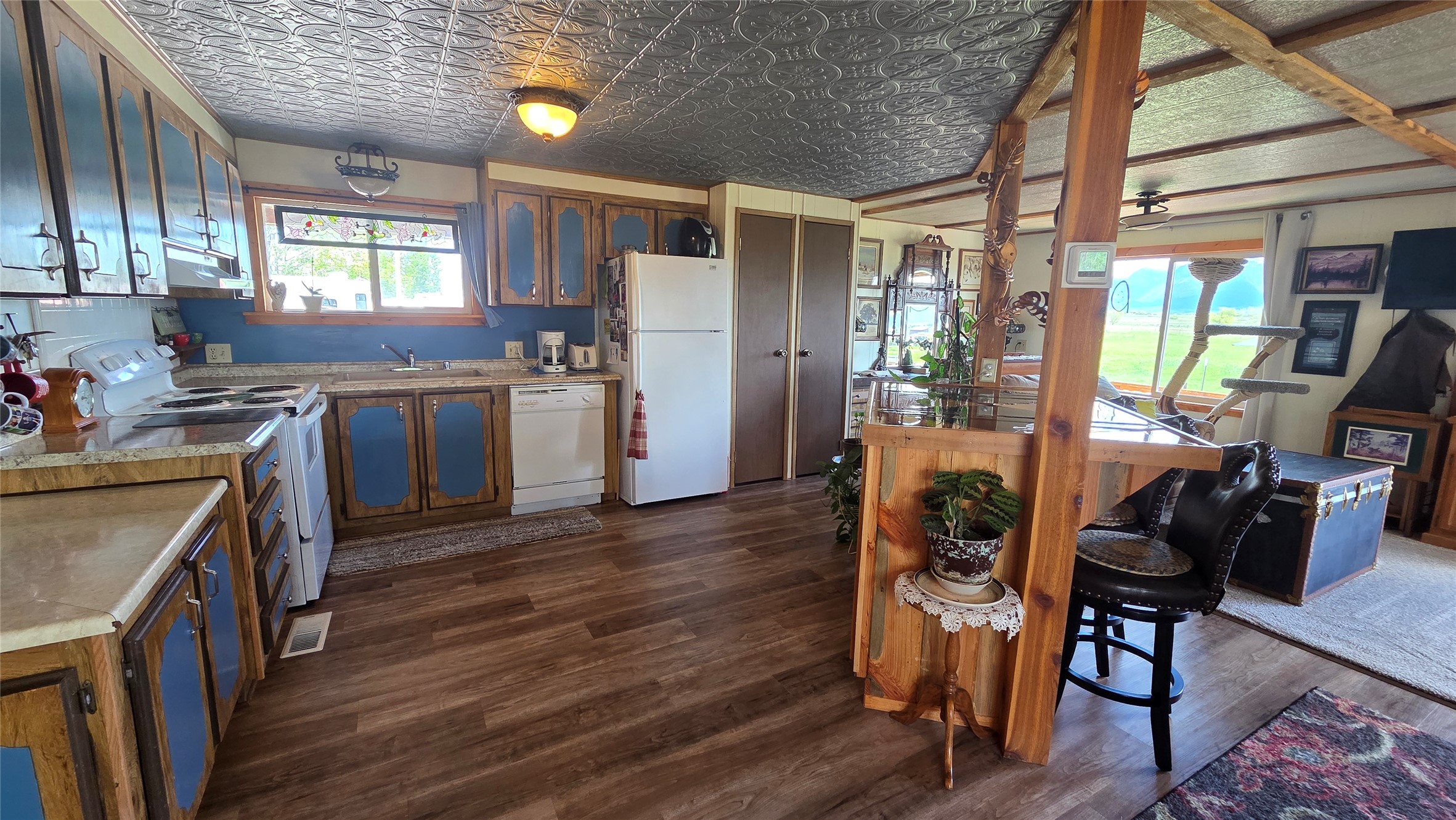 56532 Mt Highway 212 Property Photo 17