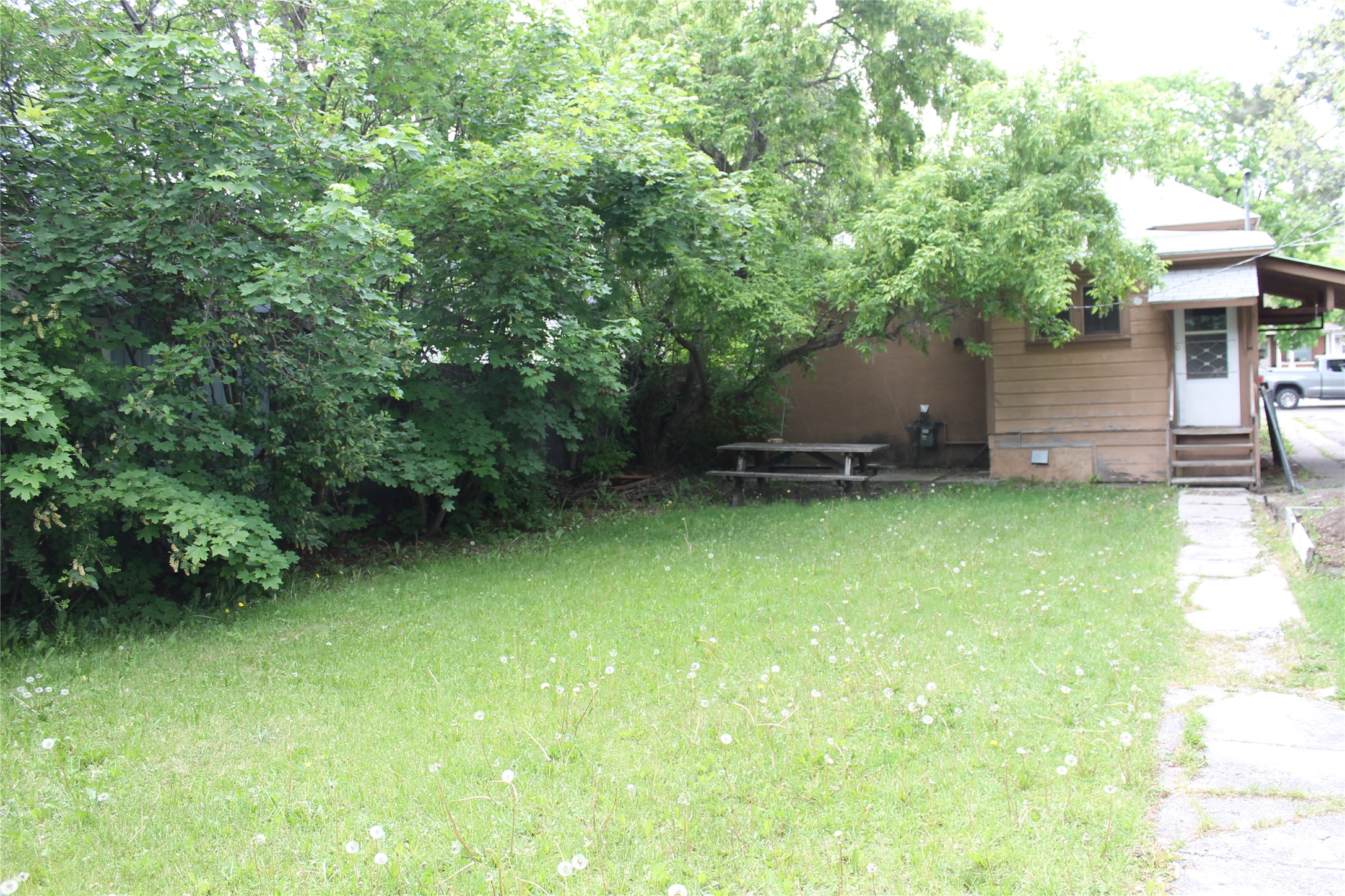405 E Spruce Street Property Photo 5