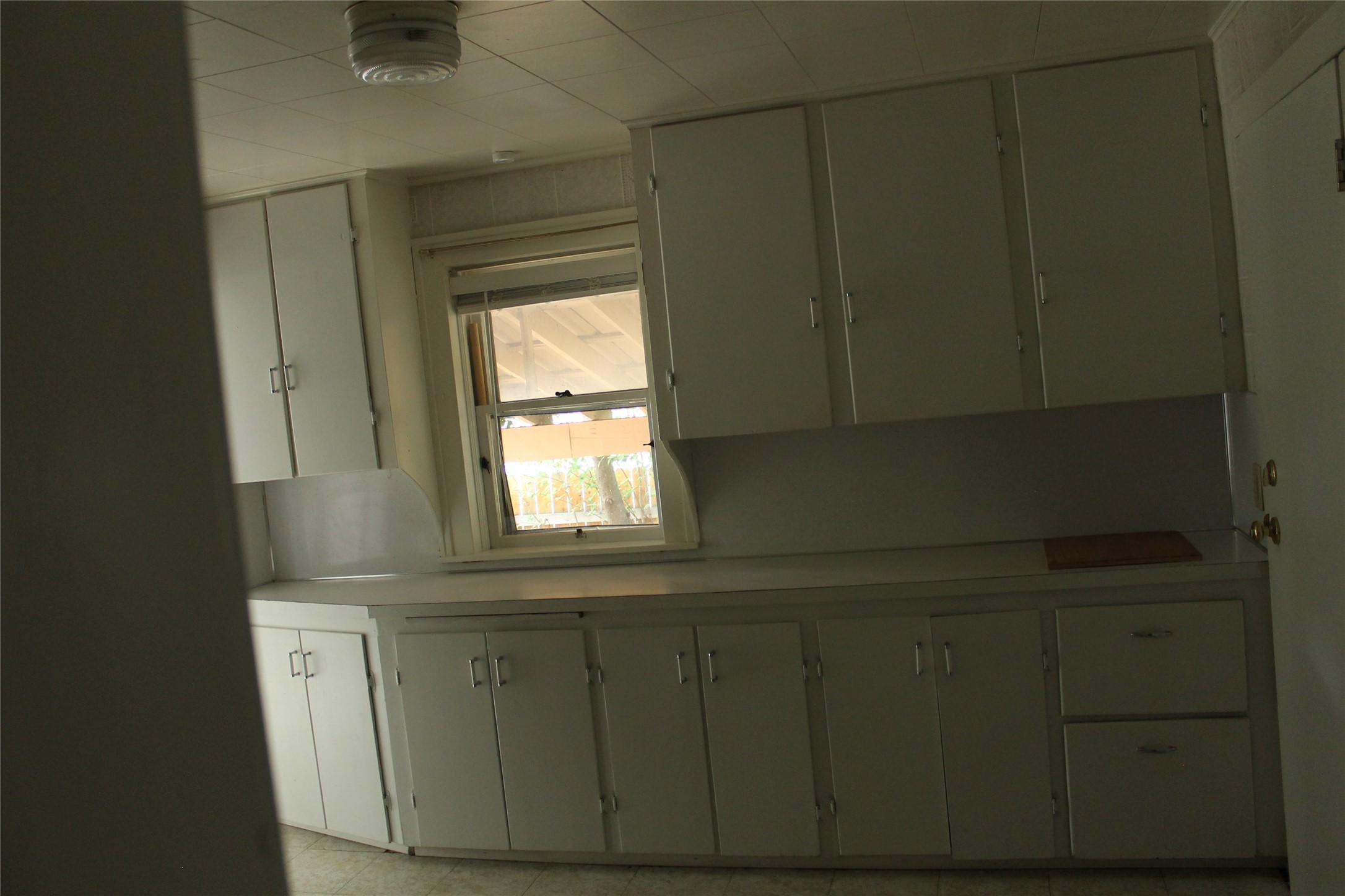 405 E Spruce Street Property Photo 7