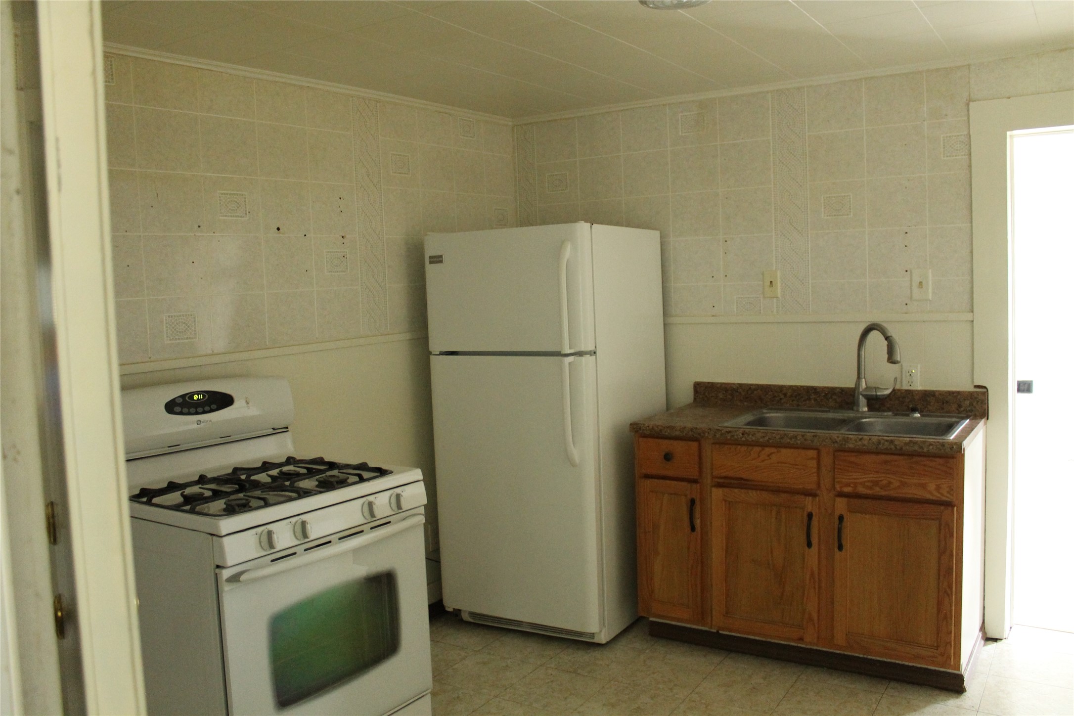 405 E Spruce Street Property Photo 8
