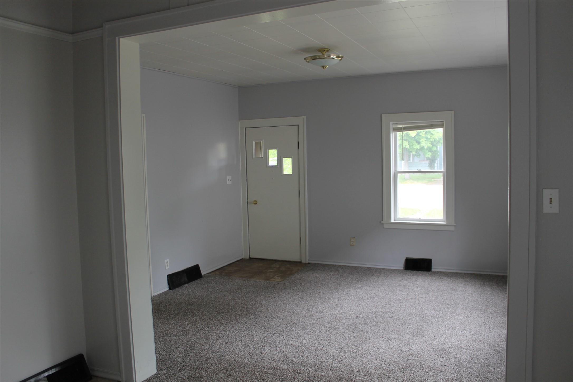 405 E Spruce Street Property Photo 18