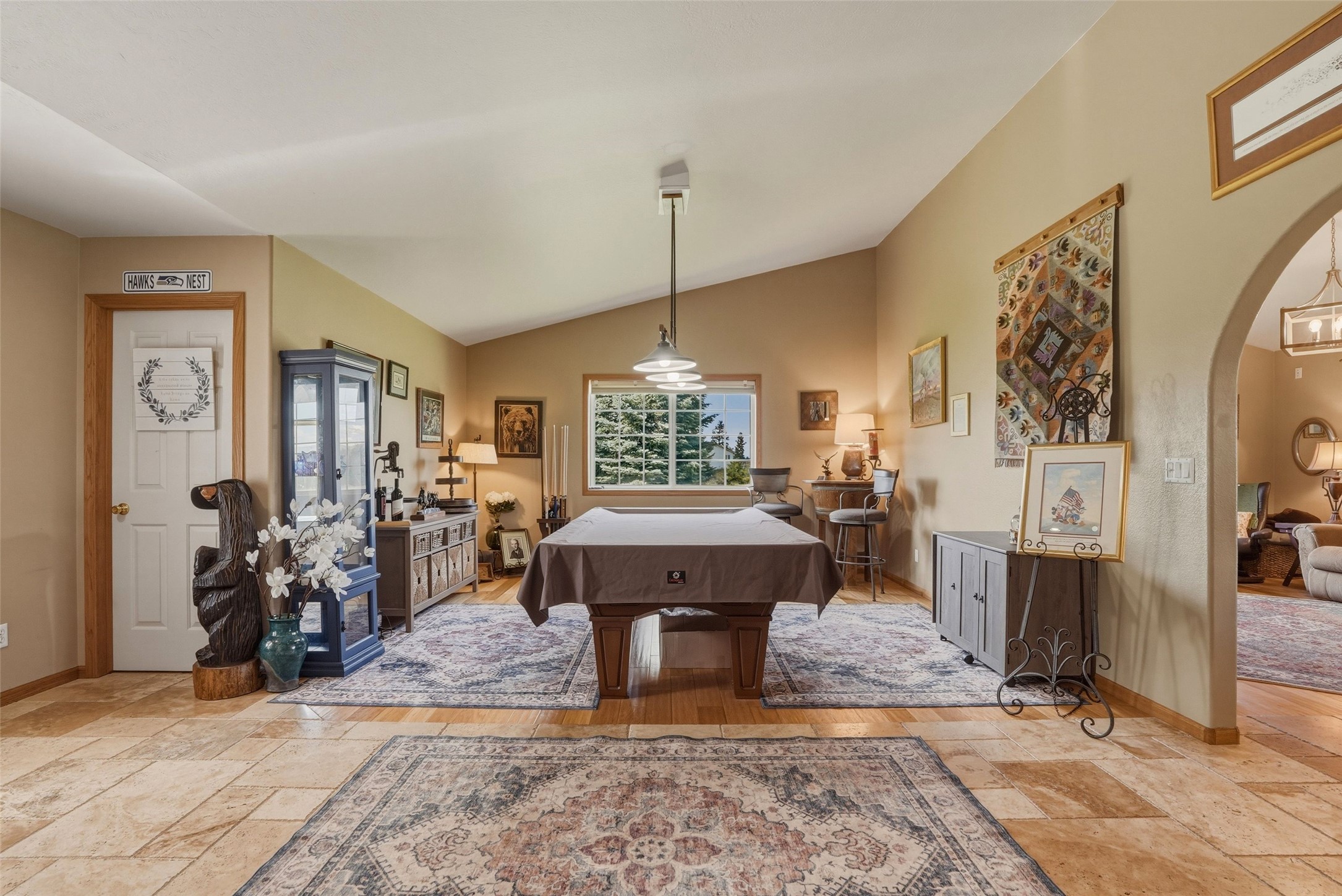 155 Edens Lane Property Photo 3