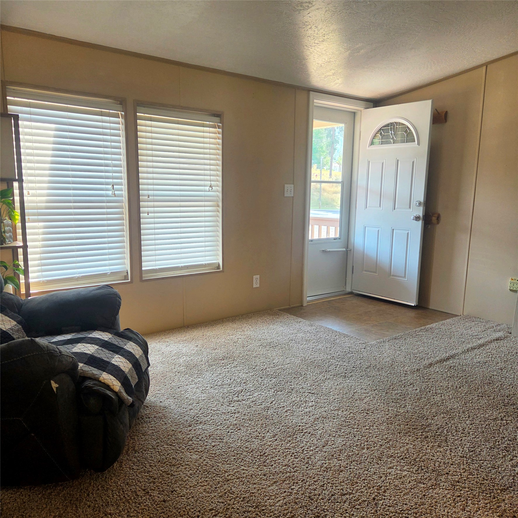 1000 Riverside Drive Property Photo 3