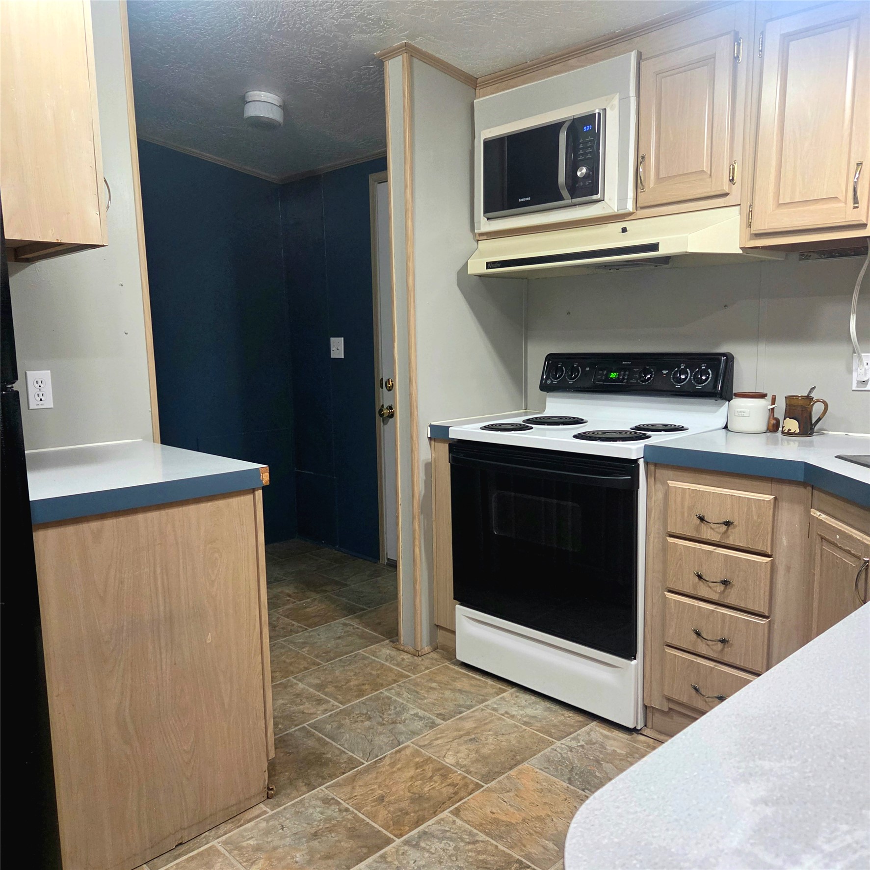 1000 Riverside Drive Property Photo 8